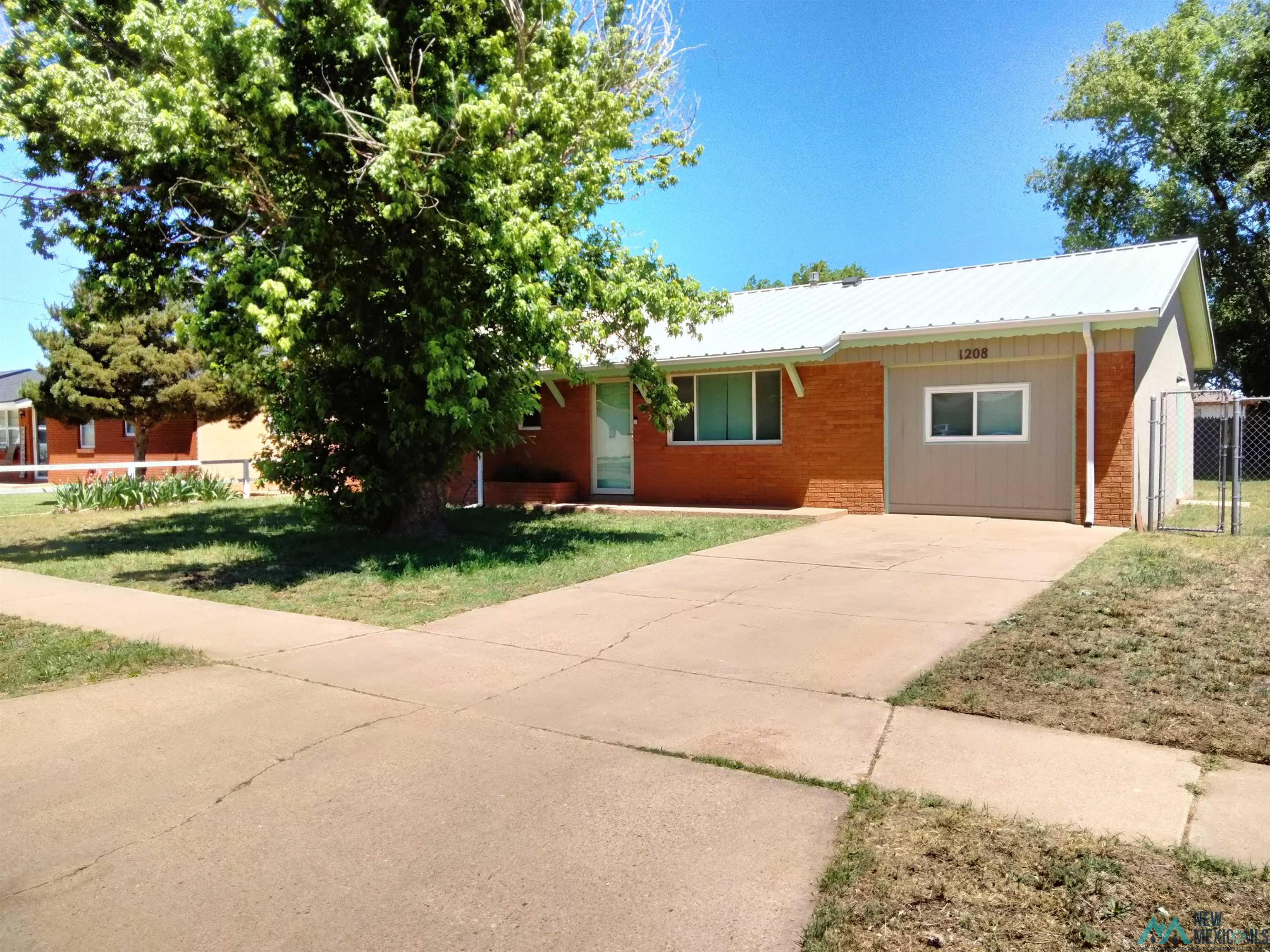 1208 Comer Drive, Clovis, Texas image 2