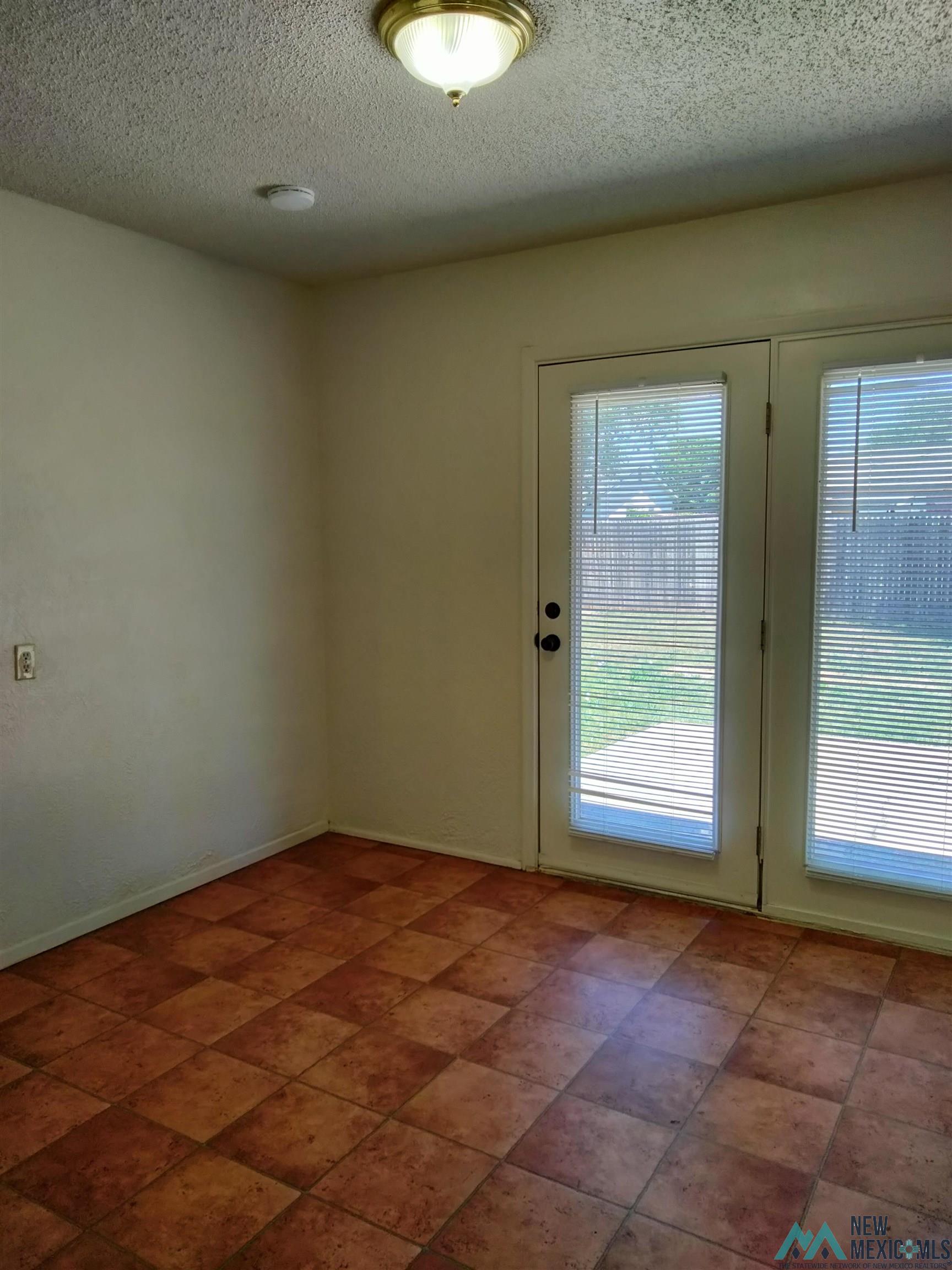 1208 Comer Drive, Clovis, Texas image 10