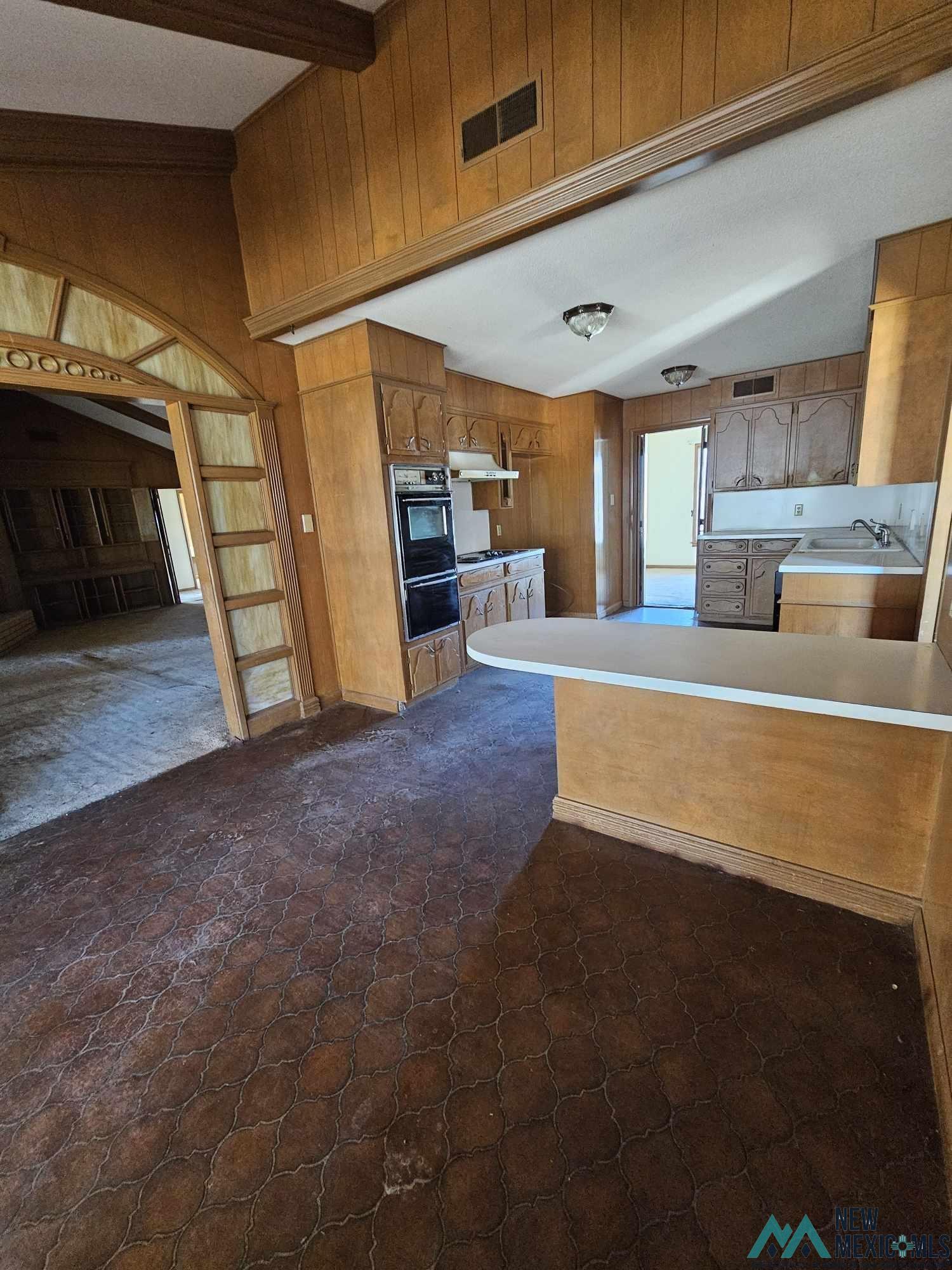 Clovis, New Mexico 88101, United States, 4 Bedrooms Bedrooms, ,3 BathroomsBathrooms,Residential,Pending,62520