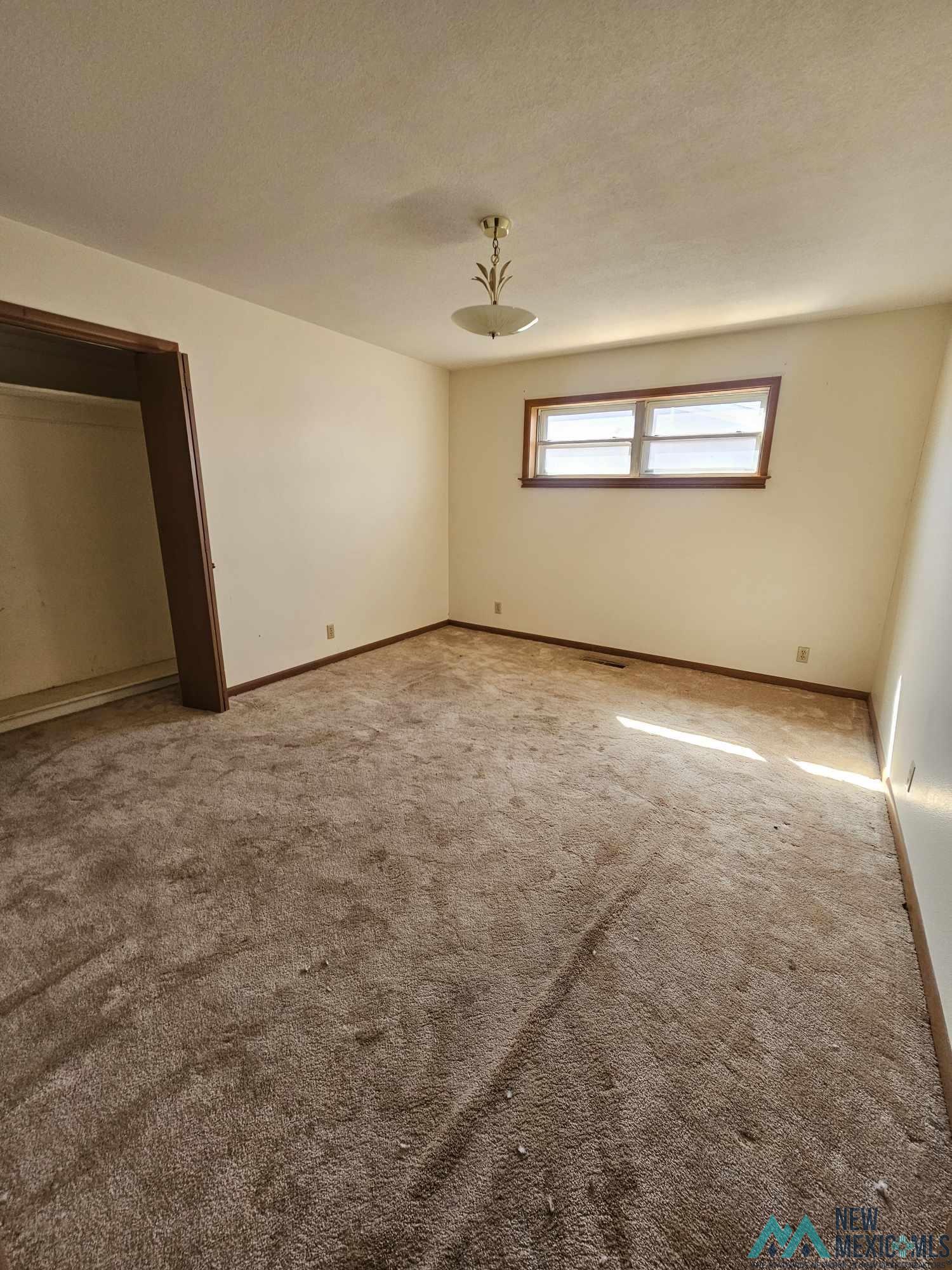 Clovis, New Mexico 88101, United States, 4 Bedrooms Bedrooms, ,3 BathroomsBathrooms,Residential,Pending,62520