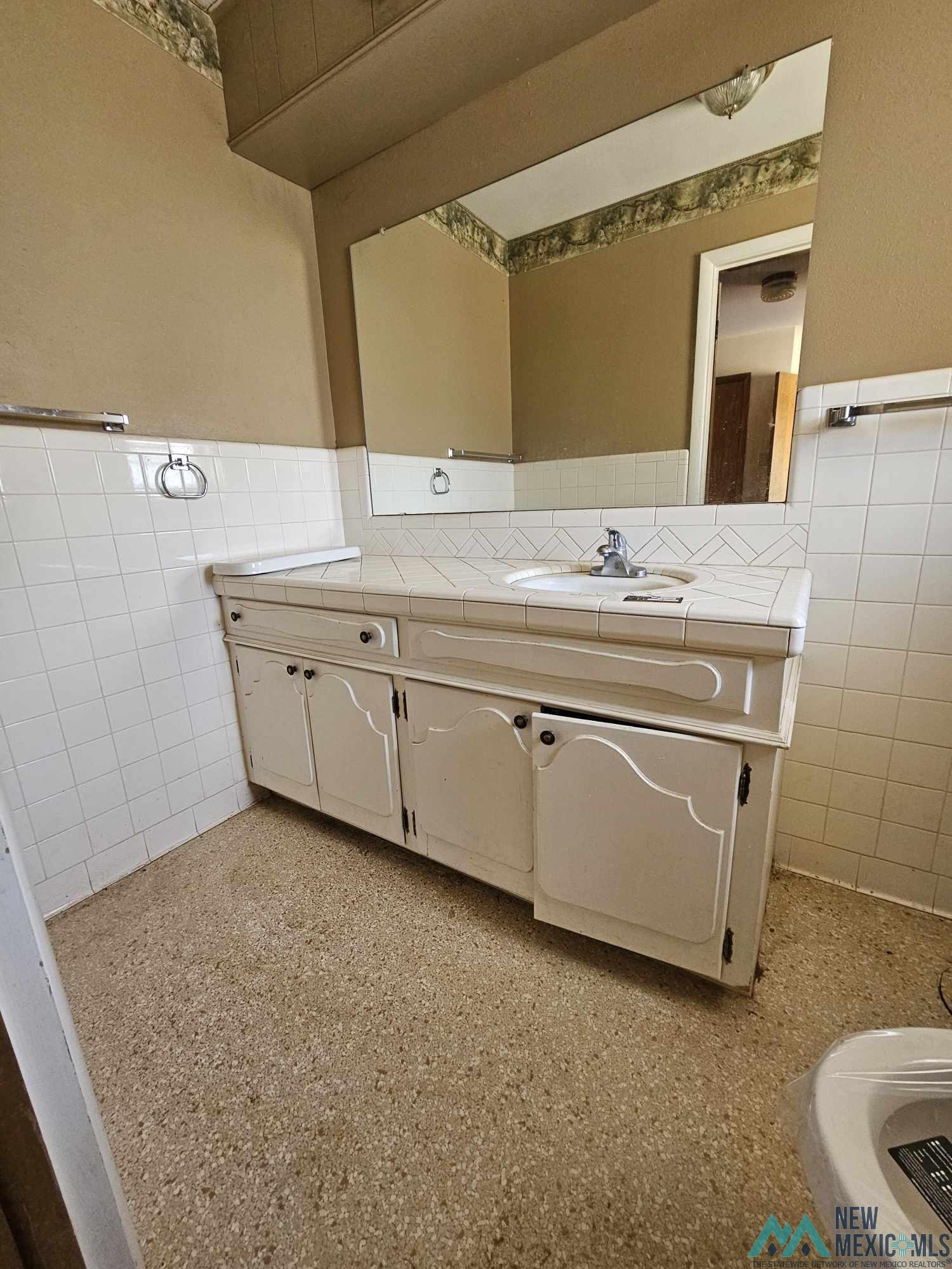 Clovis, New Mexico 88101, United States, 4 Bedrooms Bedrooms, ,3 BathroomsBathrooms,Residential,Pending,62520