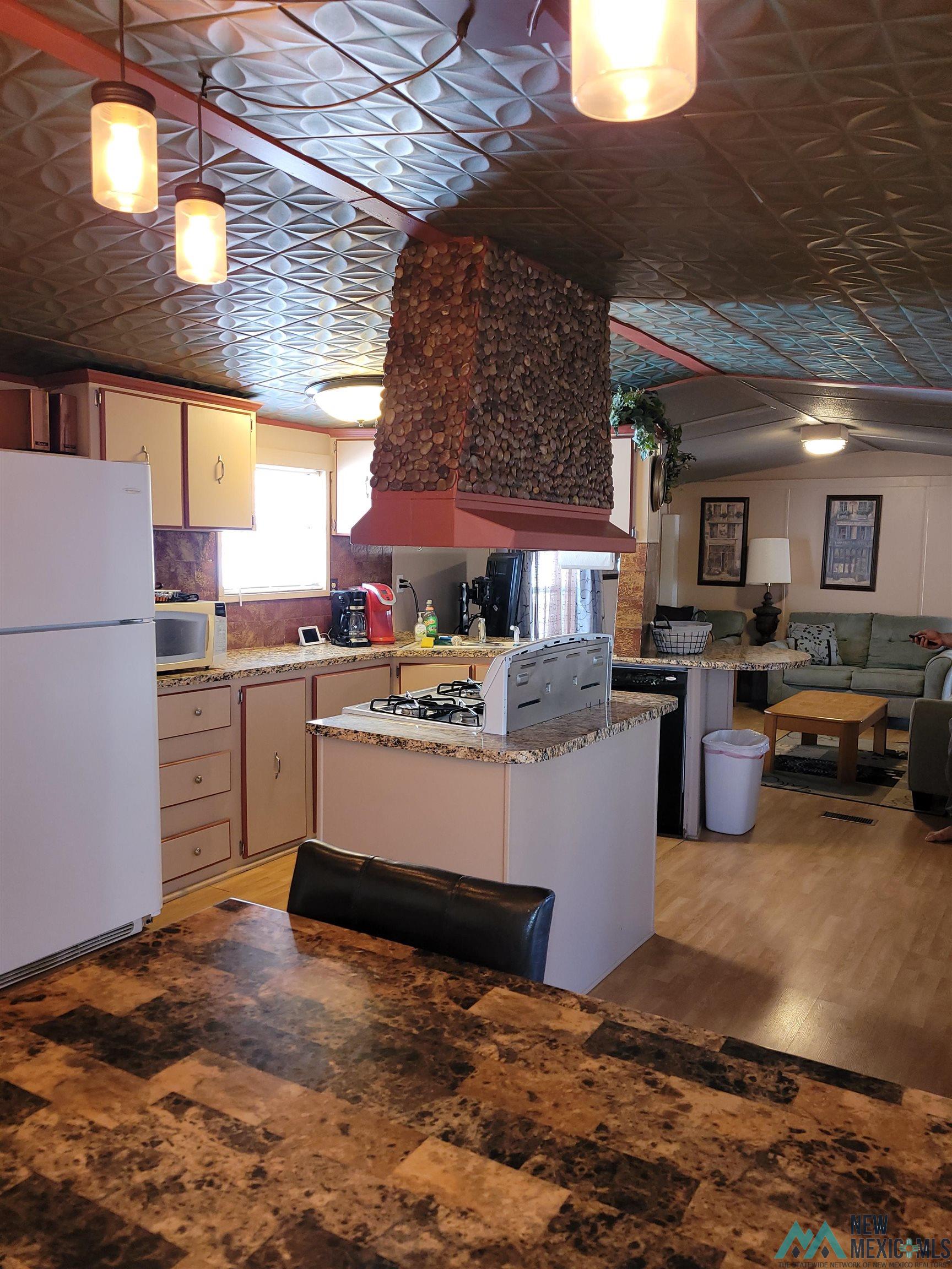 200 Camino Encantado Street, Elephant Butte, Texas image 2
