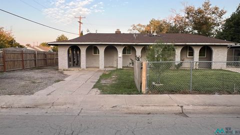 Homes For Sale - 909 N Orchard Avenue<br/> Chaves County, Roswell, NM 88201