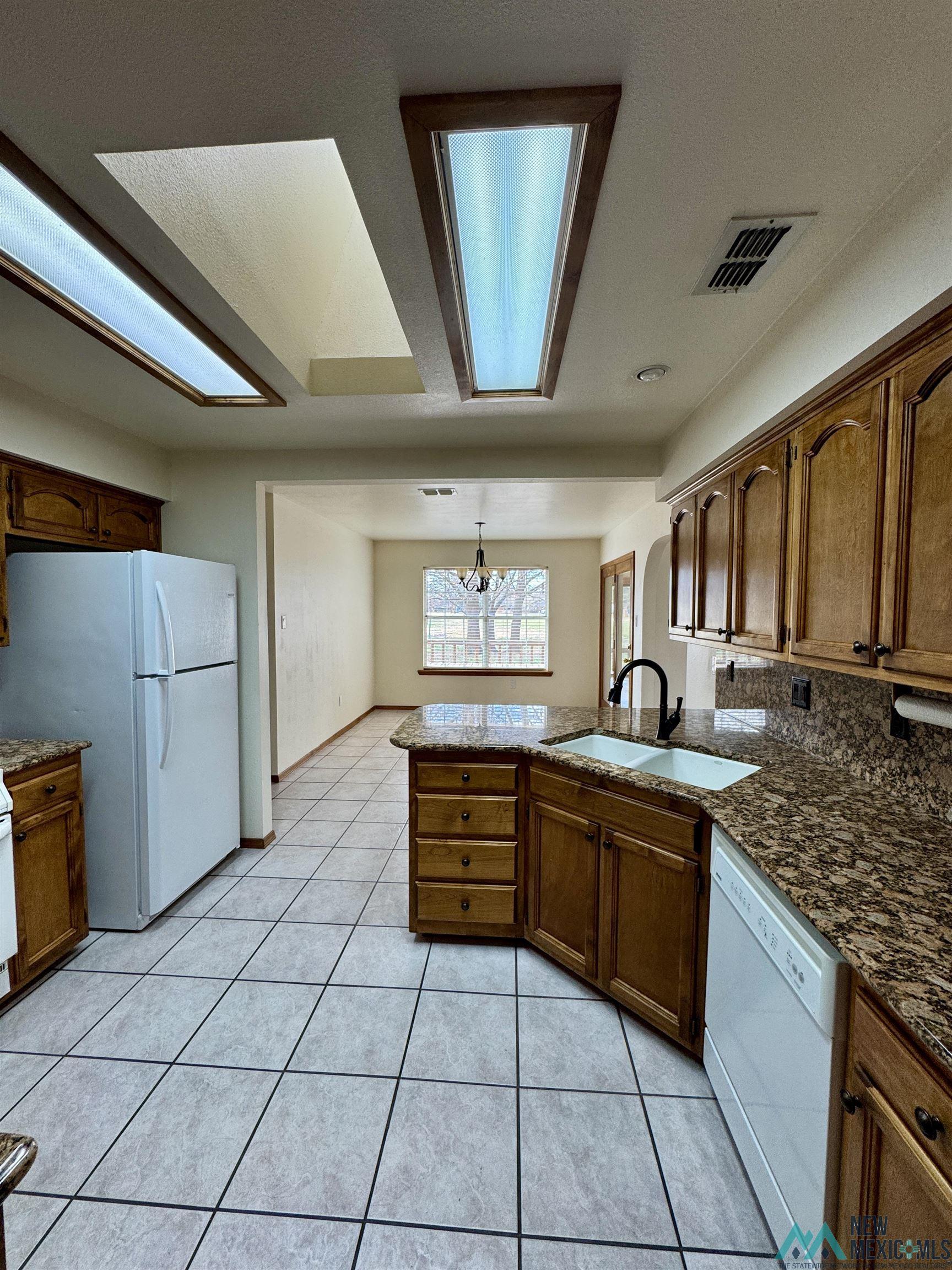 2200 Fairway Terrace, Clovis, Texas image 11