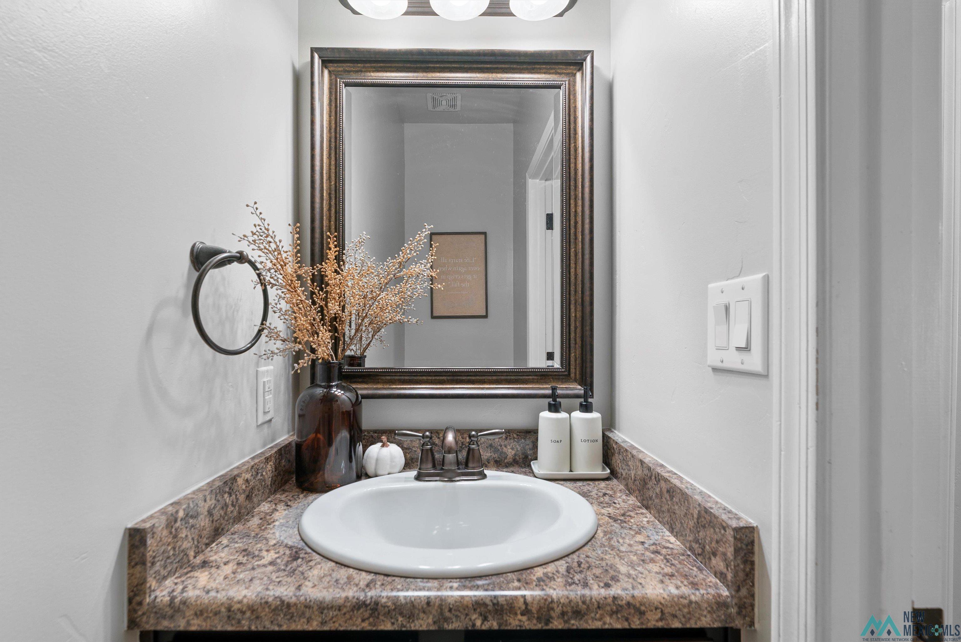 1810 Amber Drive, Carlsbad, Texas image 21