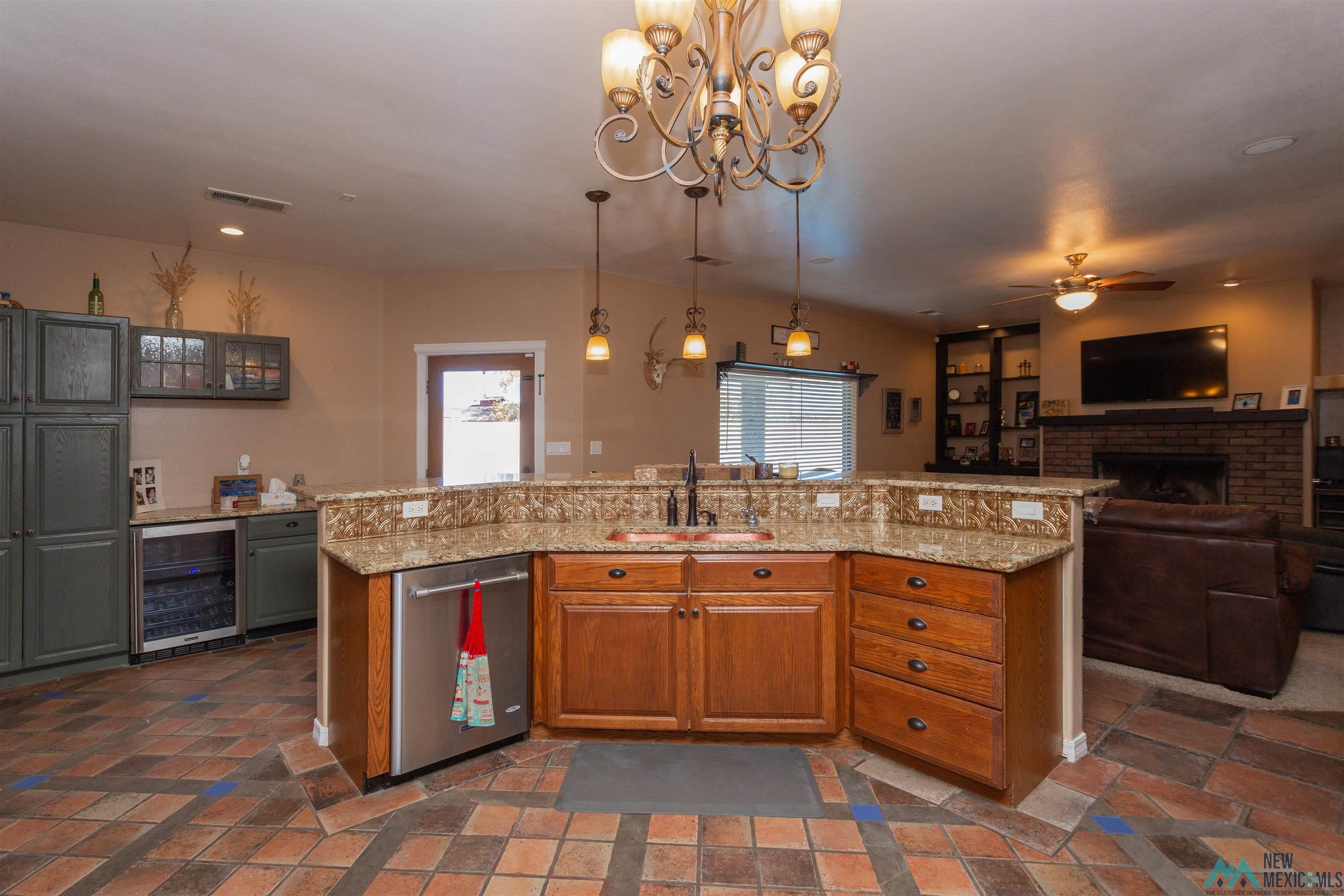 Artesia, New Mexico 88210, United States, 3 Bedrooms Bedrooms, ,2 BathroomsBathrooms,Residential,Pending,251192