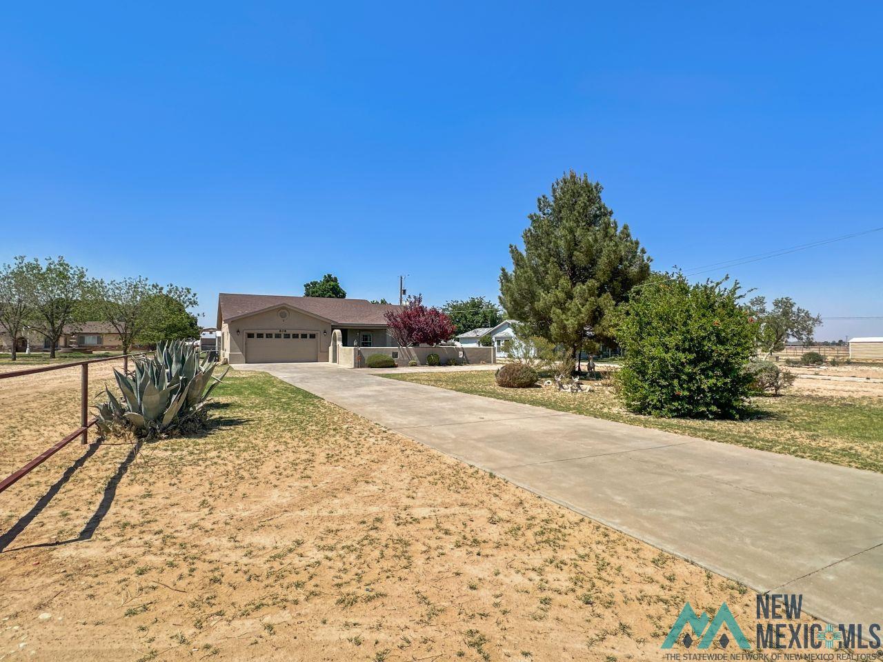 808 E Chapman Road, Carlsbad, Texas image 1