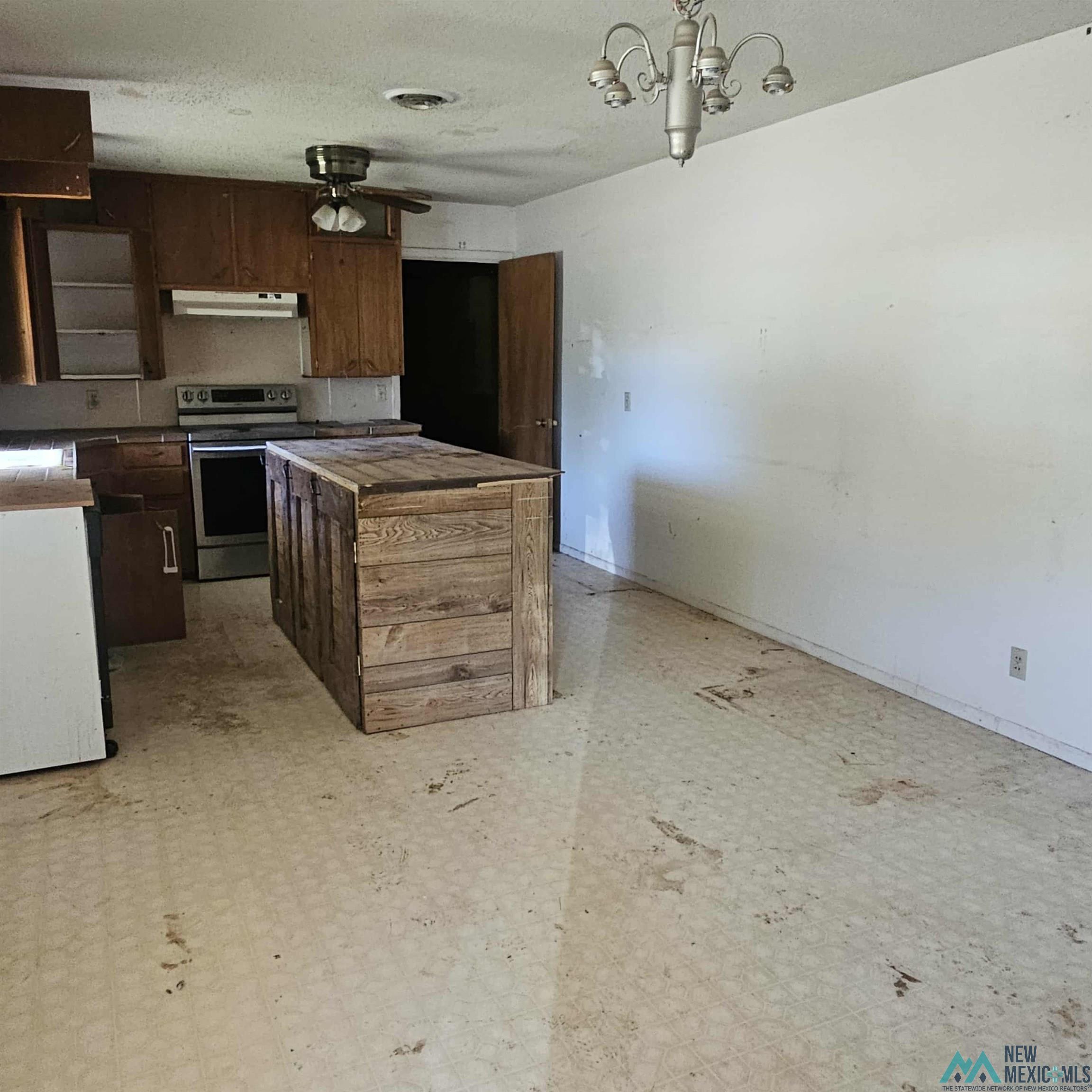 TucumcAri, New Mexico 88401, United States, 3 Bedrooms Bedrooms, ,2 BathroomsBathrooms,Residential,Active,233819