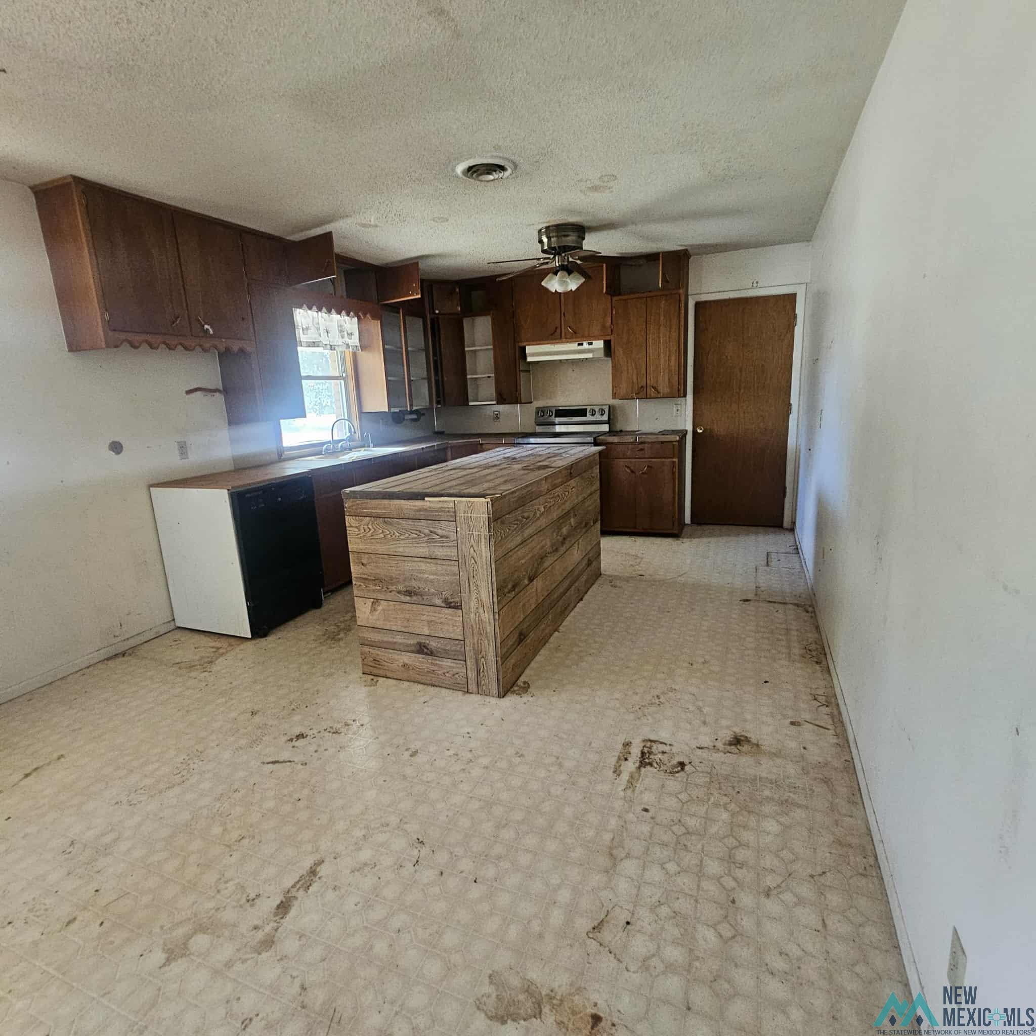 TucumcAri, New Mexico 88401, United States, 3 Bedrooms Bedrooms, ,2 BathroomsBathrooms,Residential,Active,233819