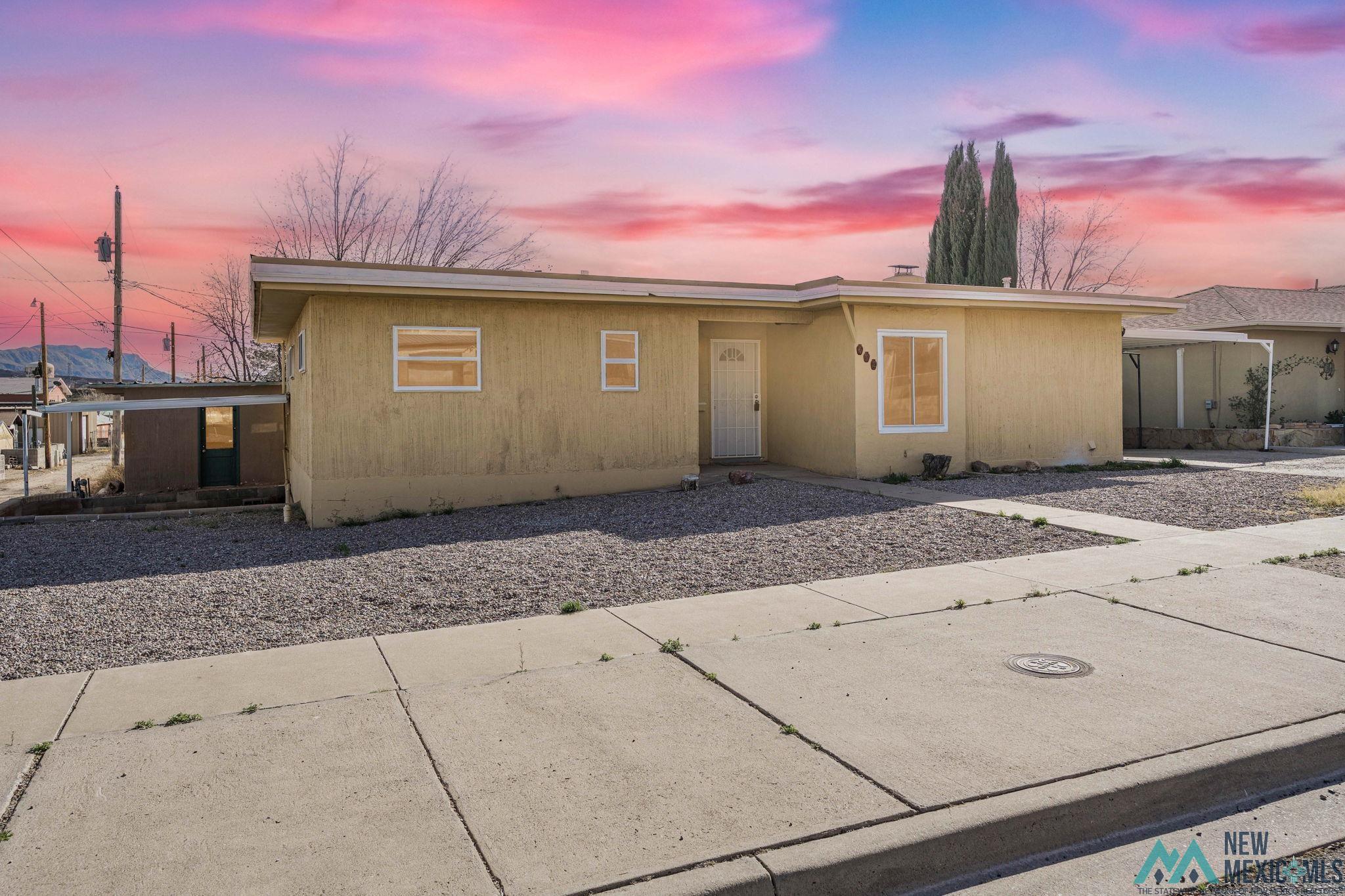 412 W 9th Street, Truth Or Consequences, Texas image 1