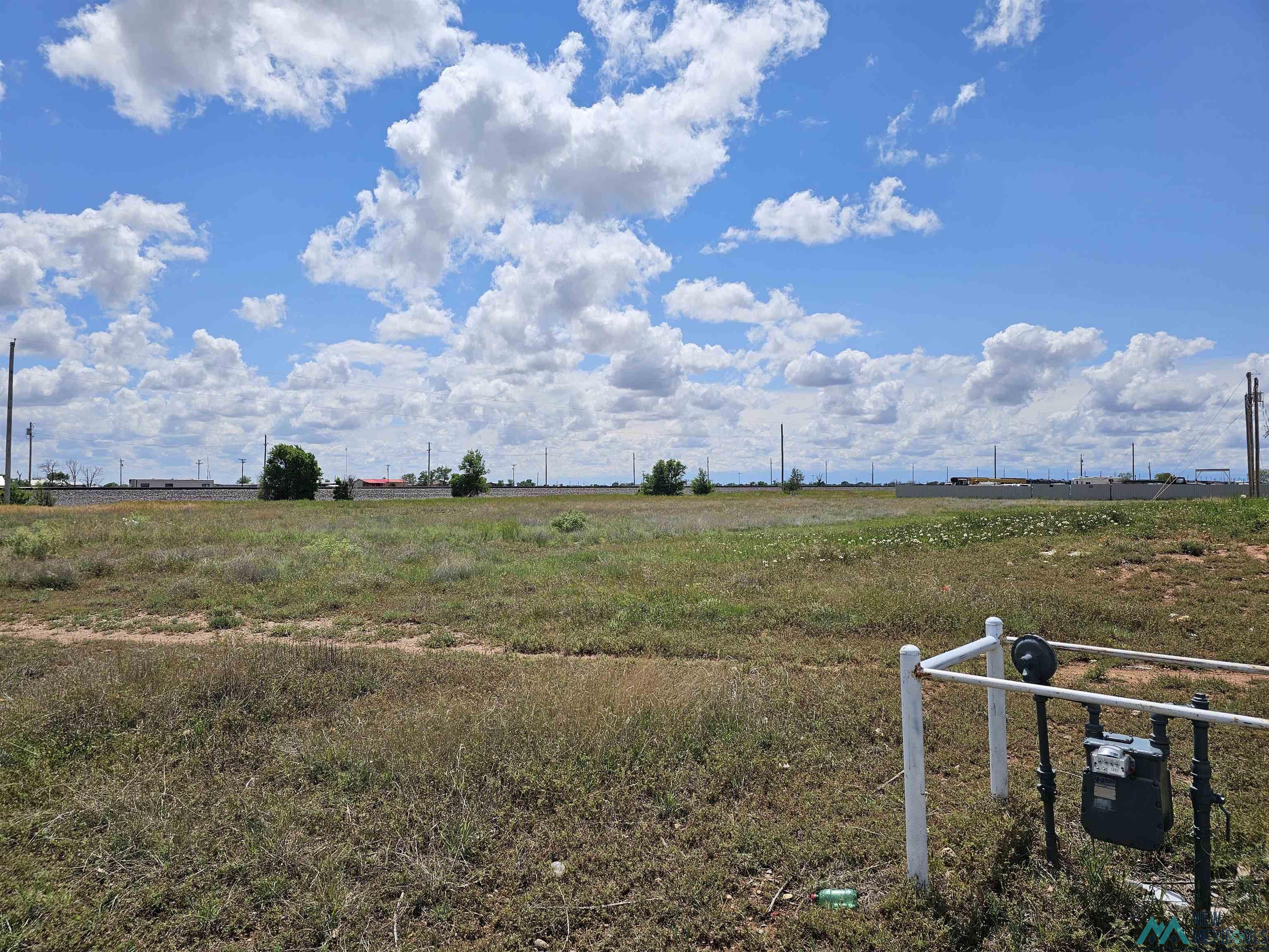 000 W Grand Avenue, Clovis, Texas image 2