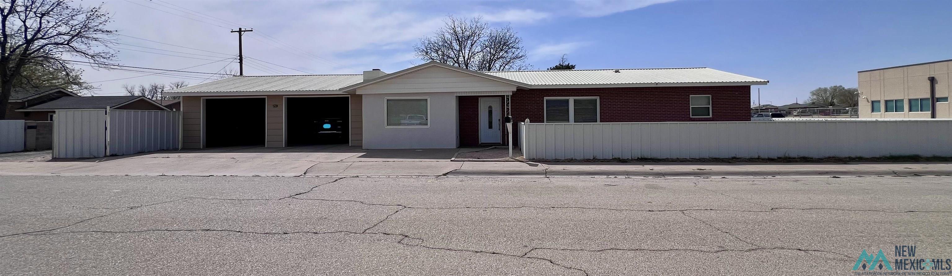 805 N 14th Street, Artesia, New Mexico image 1
