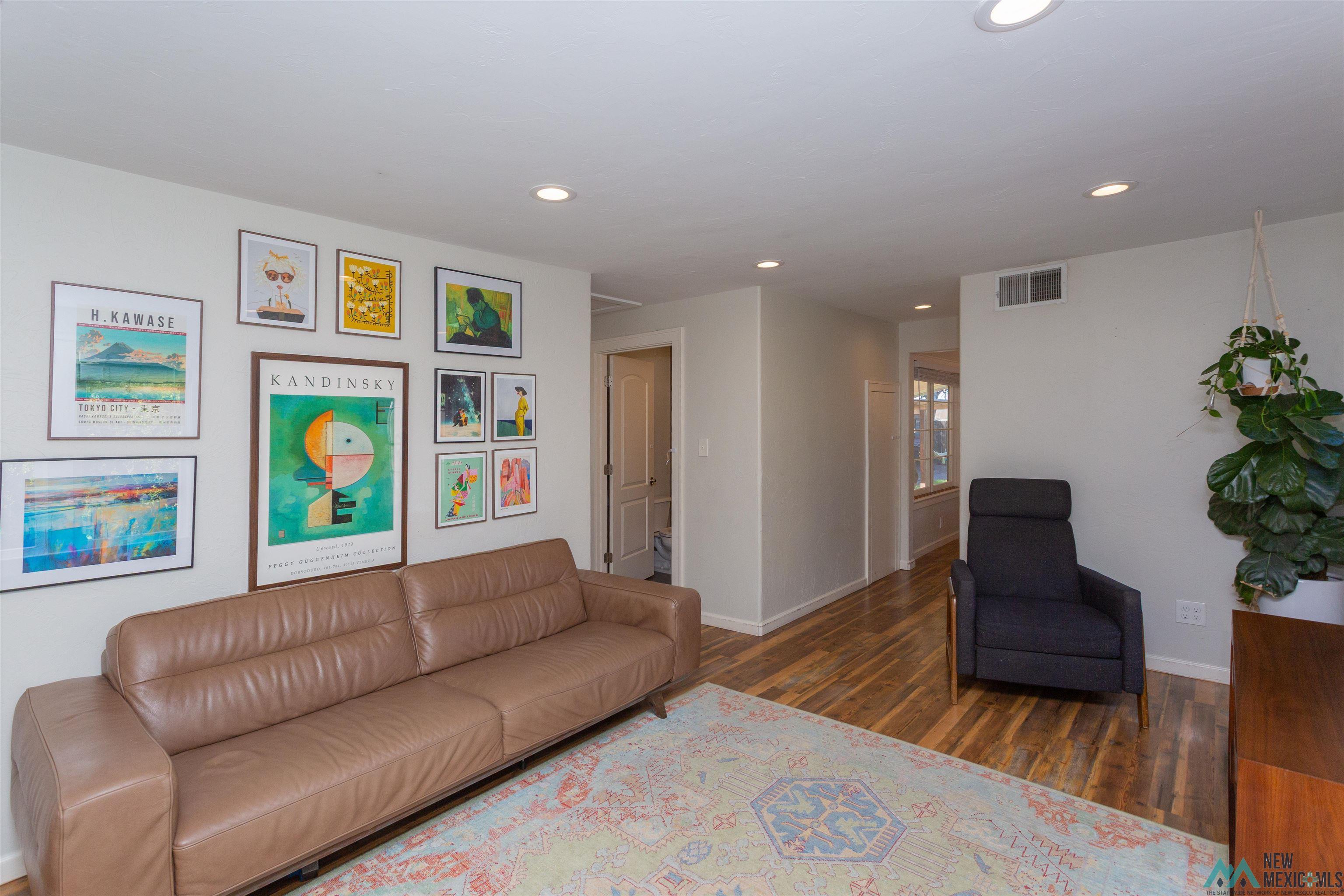 Roswell, New Mexico 88201, United States, 3 Bedrooms Bedrooms, ,2 BathroomsBathrooms,Residential,Active,217524