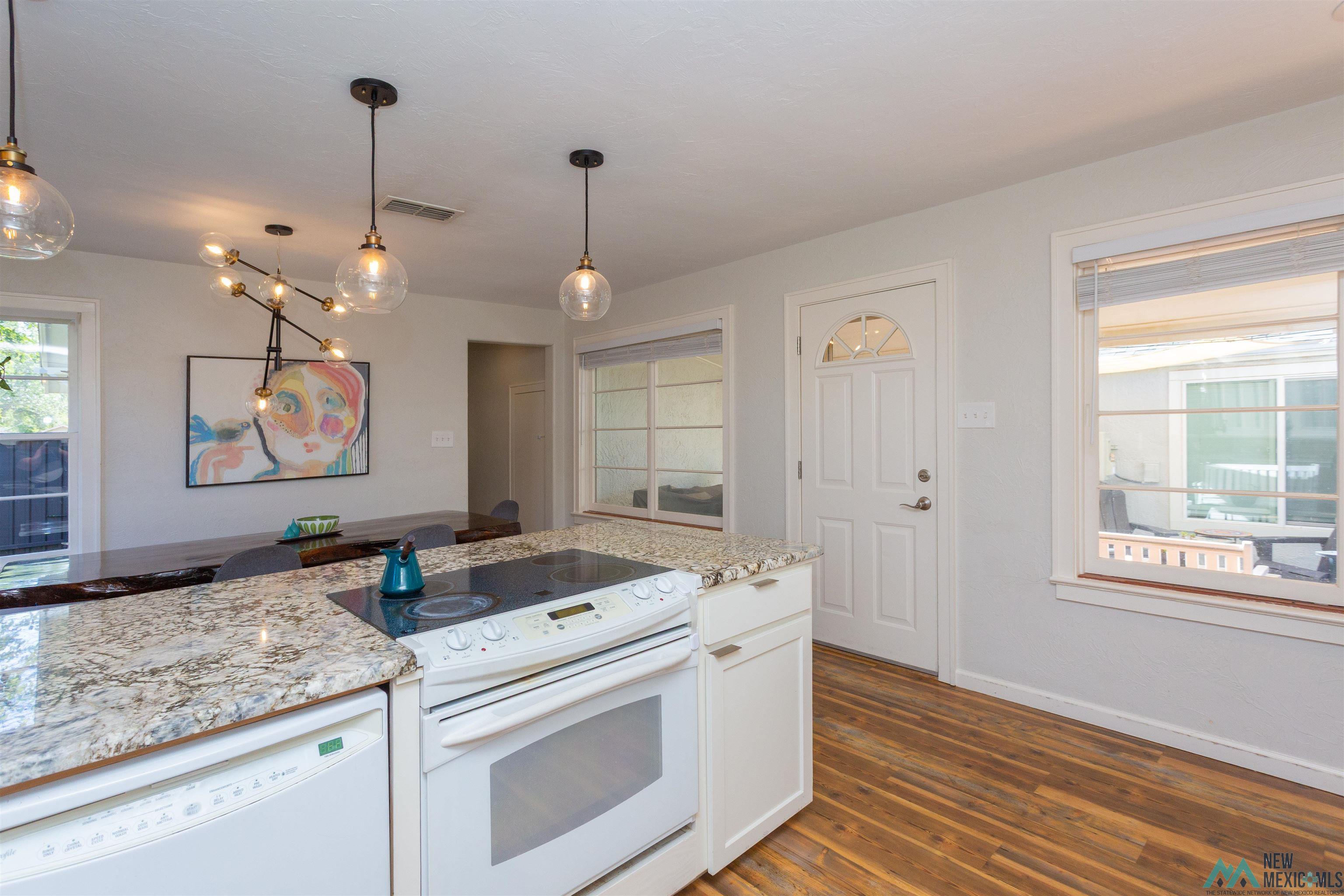 Roswell, New Mexico 88201, United States, 3 Bedrooms Bedrooms, ,2 BathroomsBathrooms,Residential,Active,217524