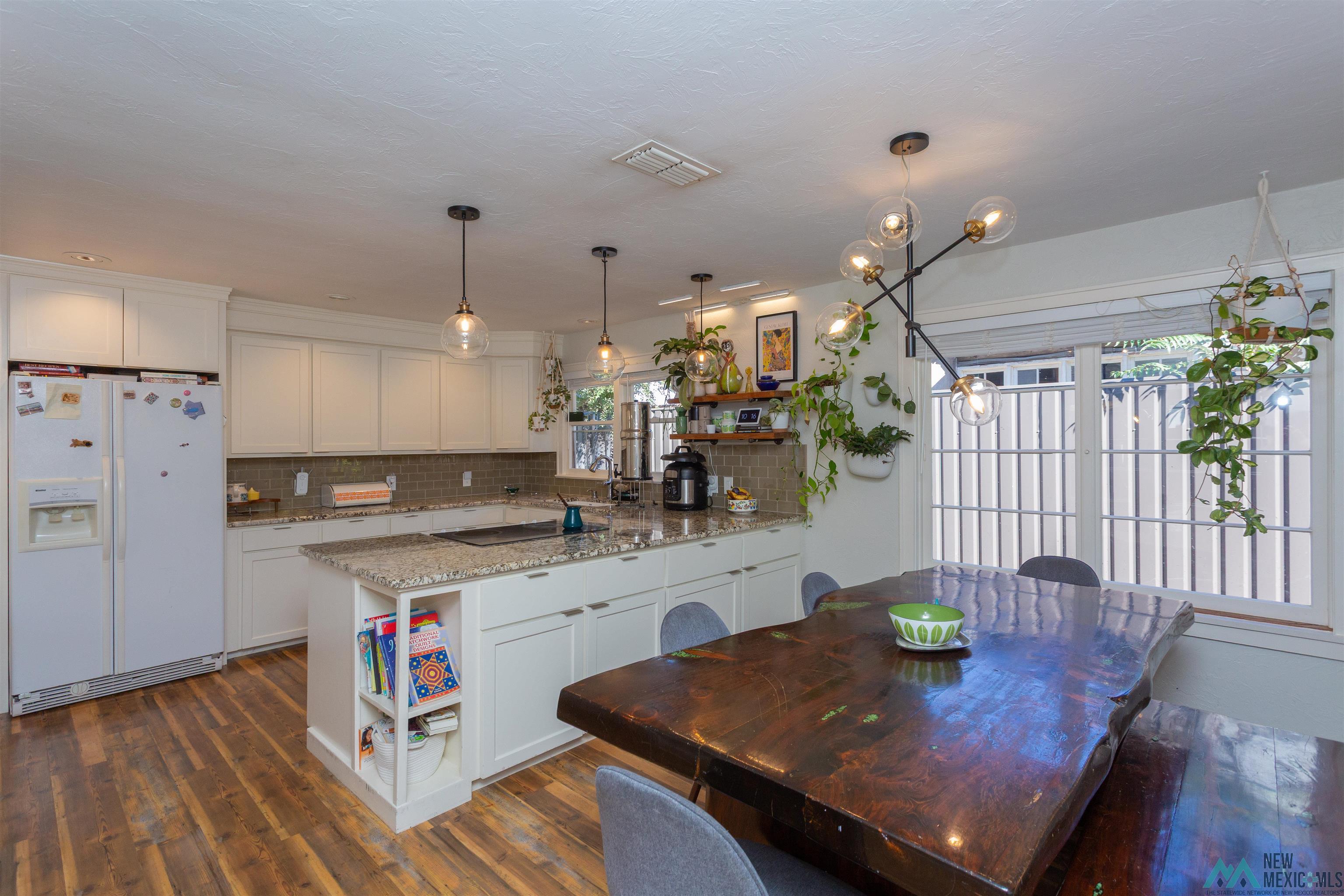 Roswell, New Mexico 88201, United States, 3 Bedrooms Bedrooms, ,2 BathroomsBathrooms,Residential,Active,217524