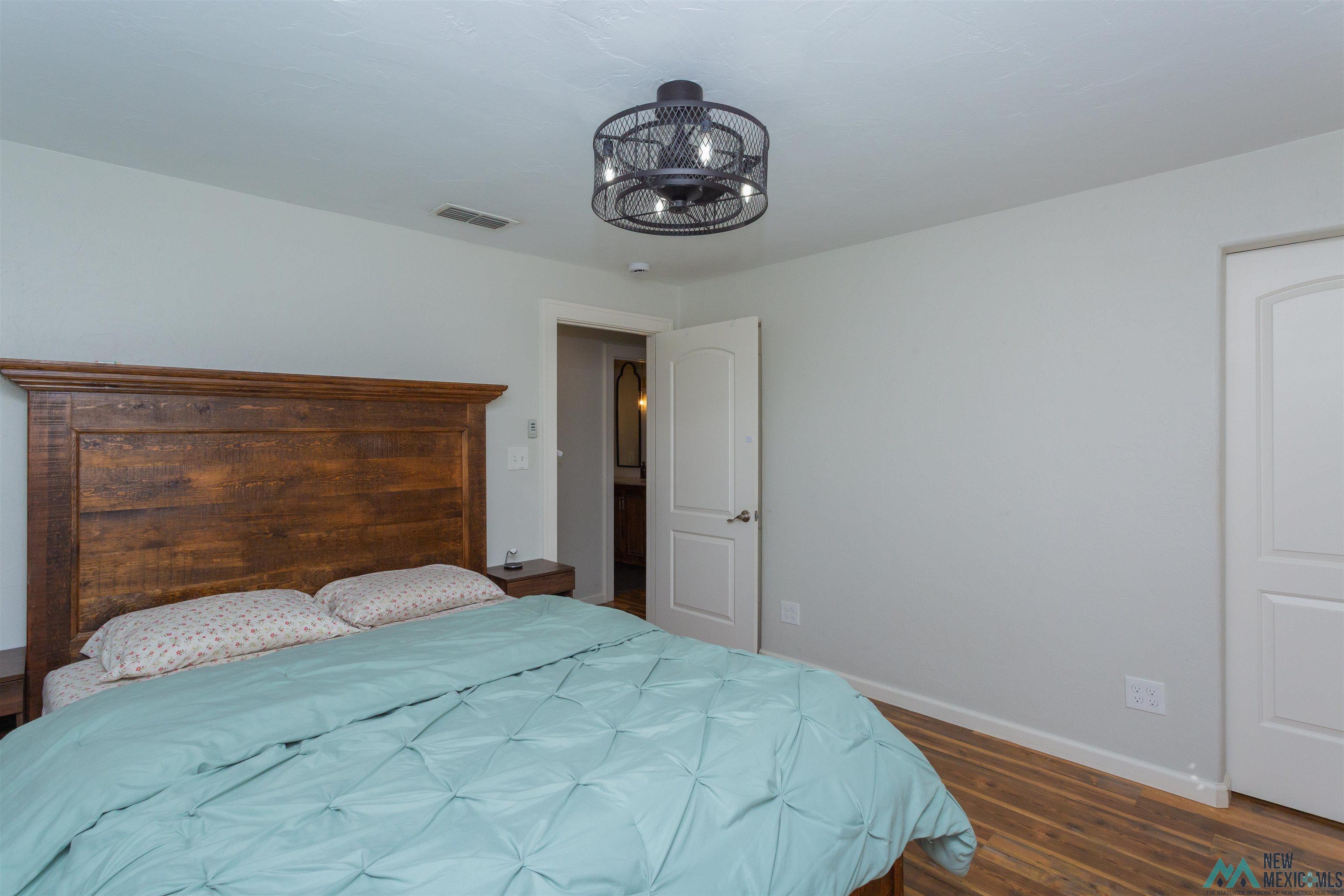 Roswell, New Mexico 88201, United States, 3 Bedrooms Bedrooms, ,2 BathroomsBathrooms,Residential,Active,217524