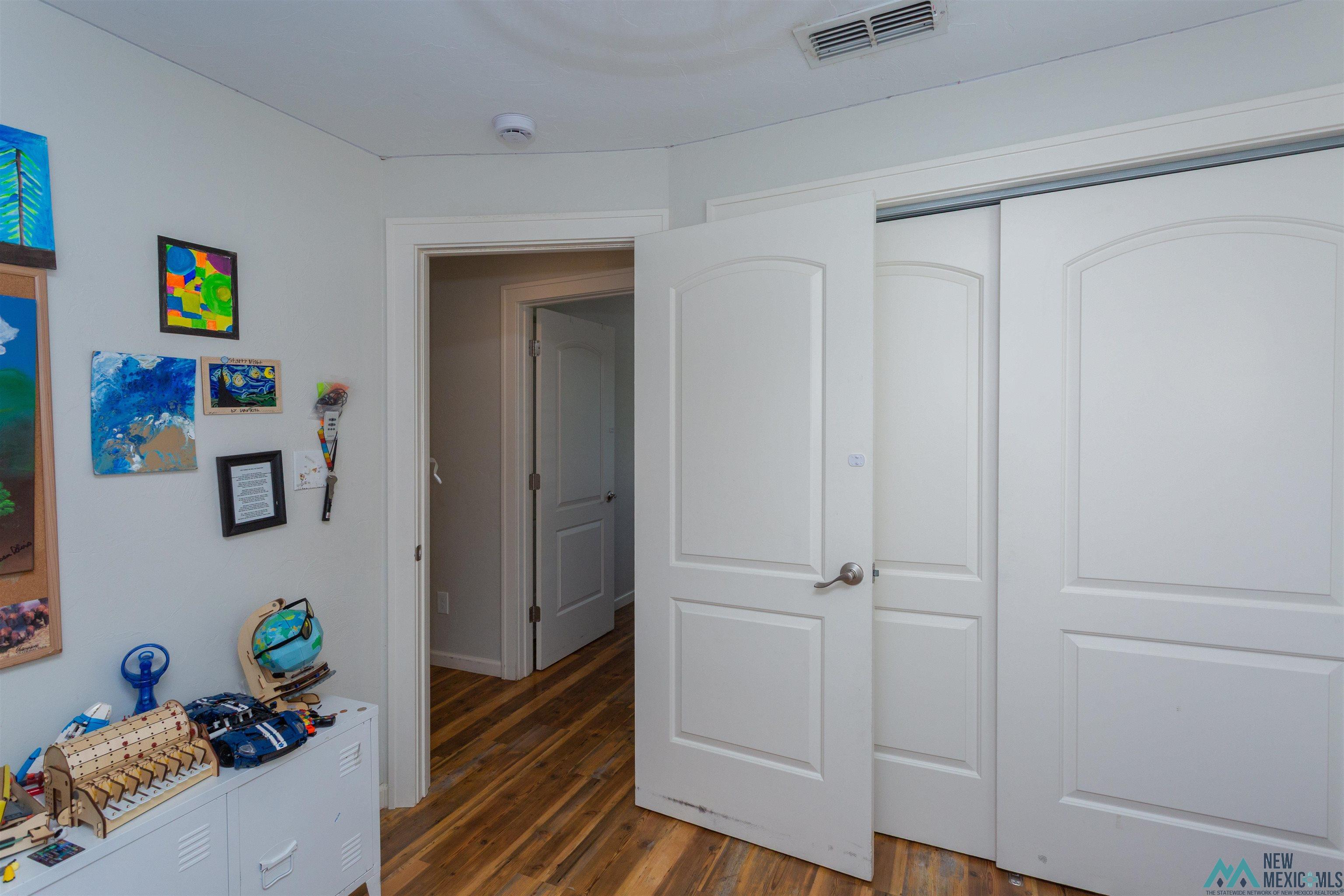 Roswell, New Mexico 88201, United States, 3 Bedrooms Bedrooms, ,2 BathroomsBathrooms,Residential,Active,217524