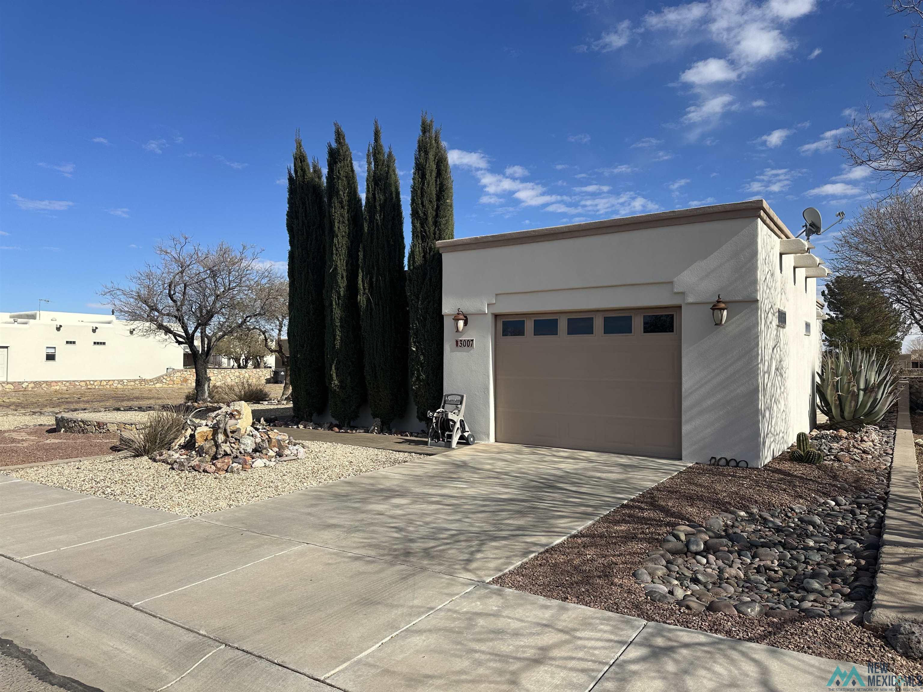 3007 Sand Trap Road, Deming, Texas image 2