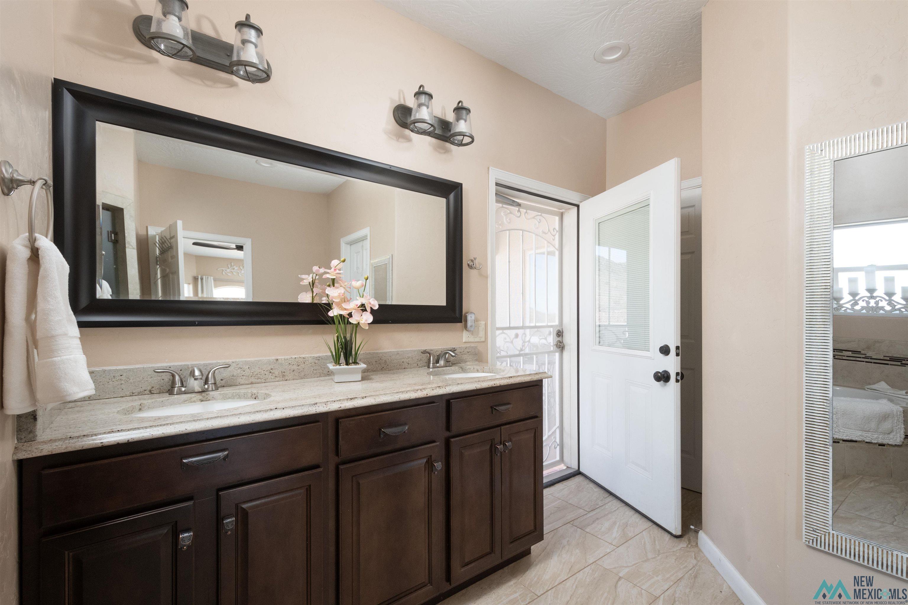 10595 SE Durango Road, Deming, Texas image 20