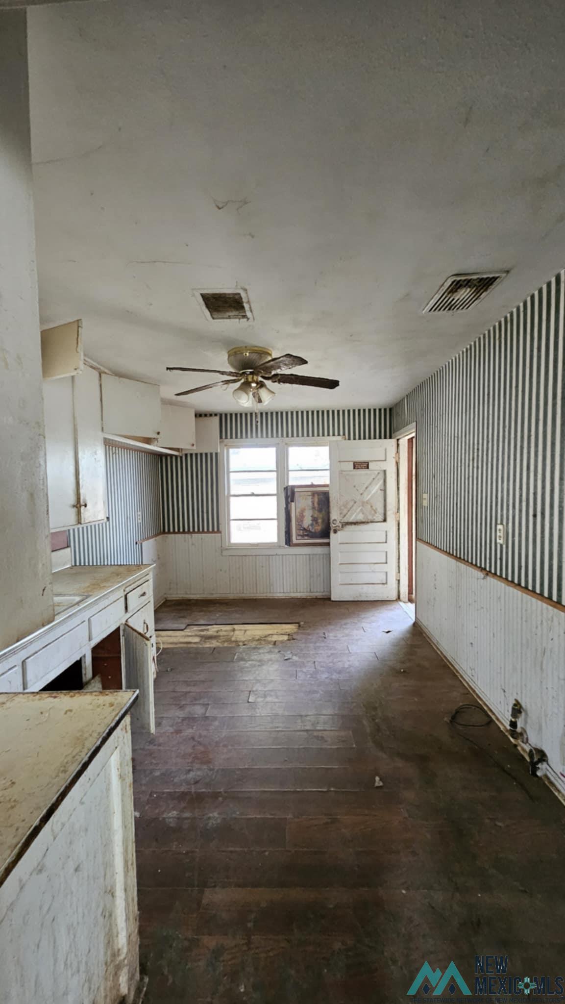 Carlsbad, New Mexico 88220, United States, 3 Bedrooms Bedrooms, ,1 BathroomBathrooms,Residential,Active,239135