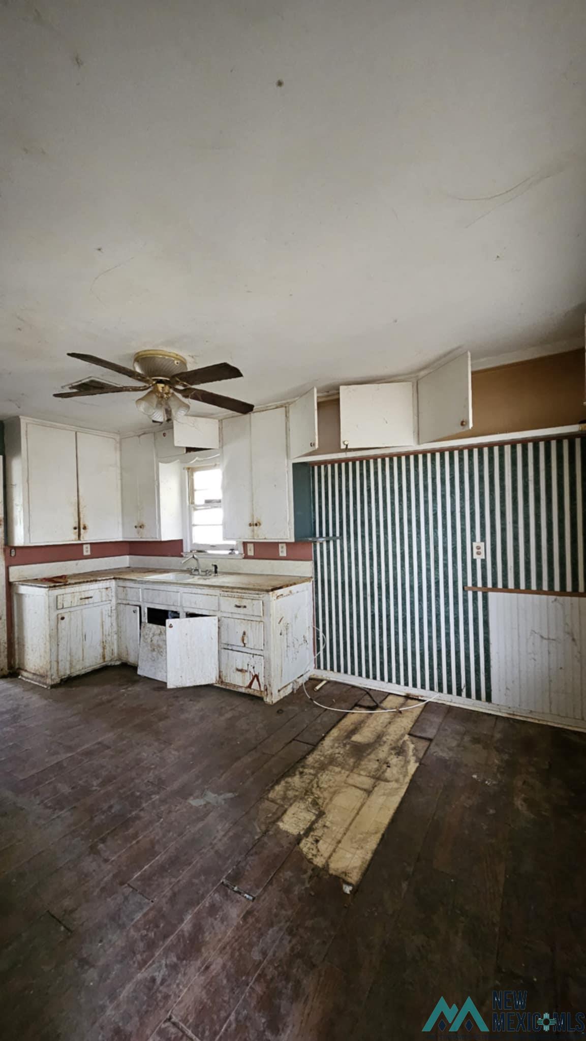 Carlsbad, New Mexico 88220, United States, 3 Bedrooms Bedrooms, ,1 BathroomBathrooms,Residential,Active,239135