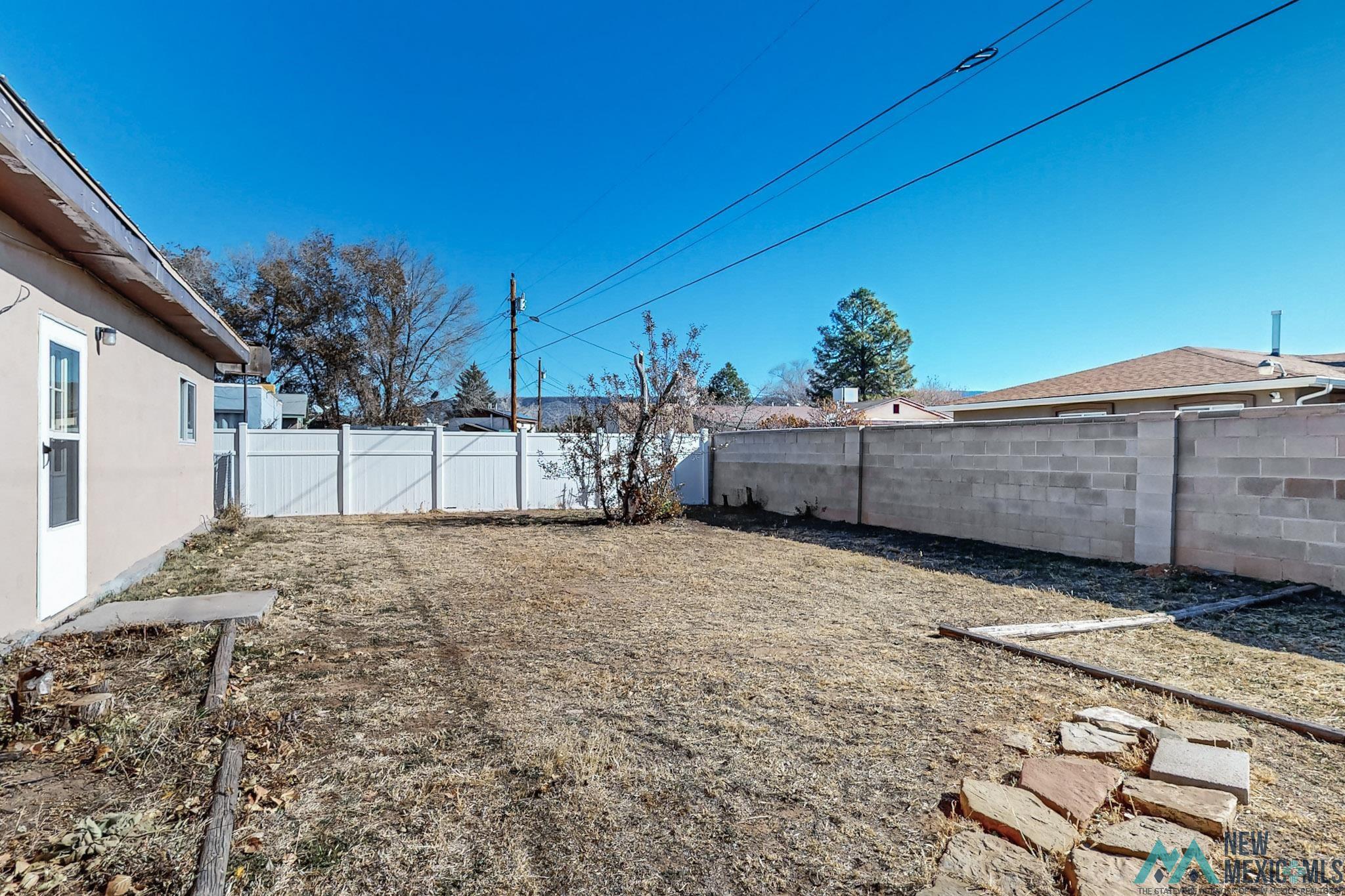 805 Flagstaff Avenue, Grants, Texas image 42