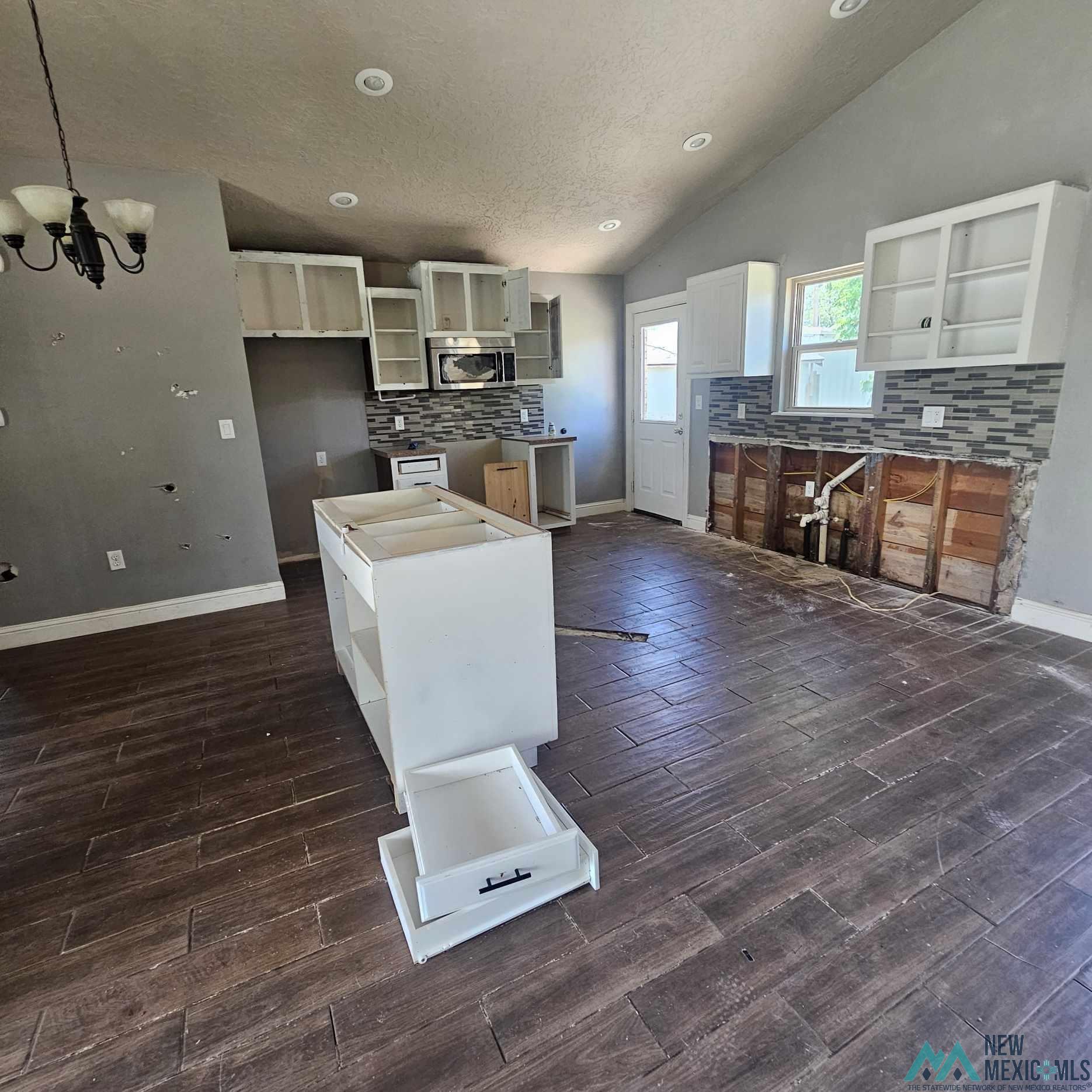 Clovis, New Mexico 88101, United States, 3 Bedrooms Bedrooms, ,2 BathroomsBathrooms,Residential,Pending,55430