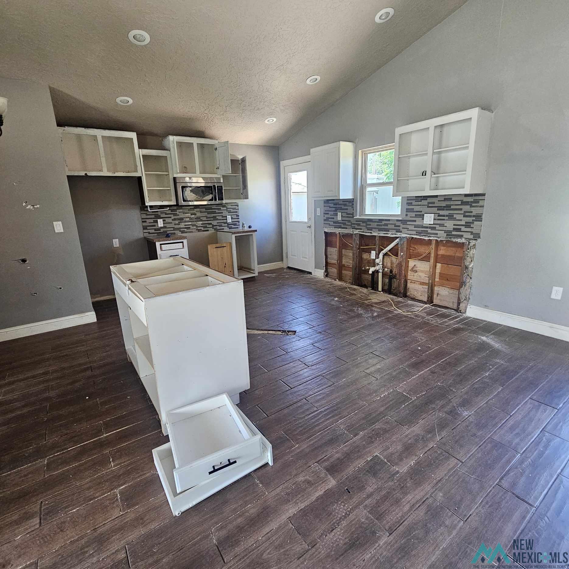 Clovis, New Mexico 88101, United States, 3 Bedrooms Bedrooms, ,2 BathroomsBathrooms,Residential,Pending,55430