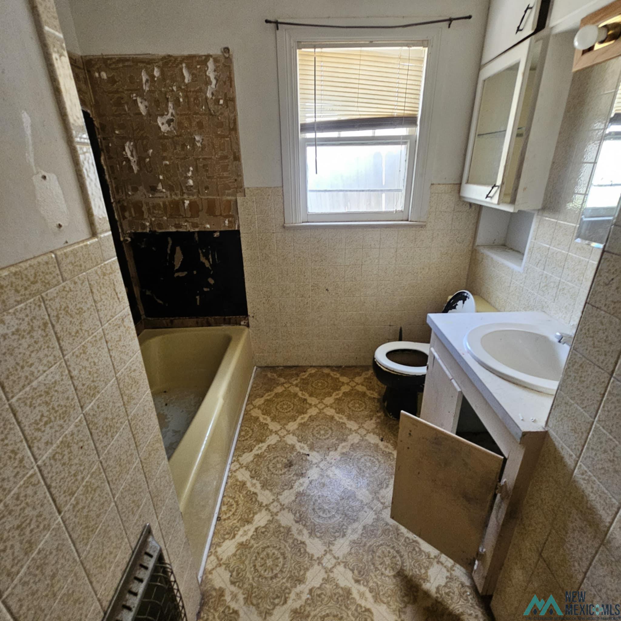 Portales, New Mexico 88130, United States, 3 Bedrooms Bedrooms, ,2 BathroomsBathrooms,Residential,Active,196890