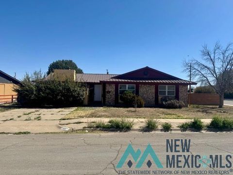 Homes For Sale - 1109 Avenida Manana Street<br/> Chaves County, Roswell, NM 88203