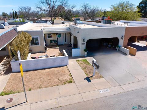 Homes For Sale - 1710 Live Oak Place<br/> Eddy County, Carlsbad, NM 88220
