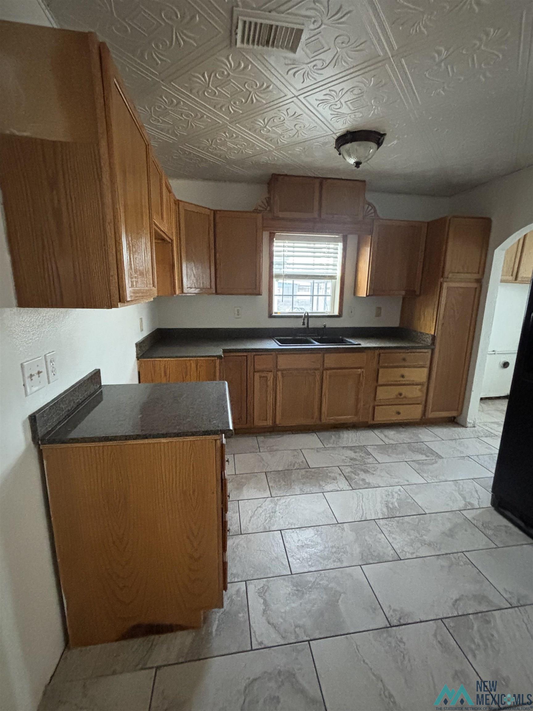 414 S Mesa Street, Carlsbad, Texas image 4