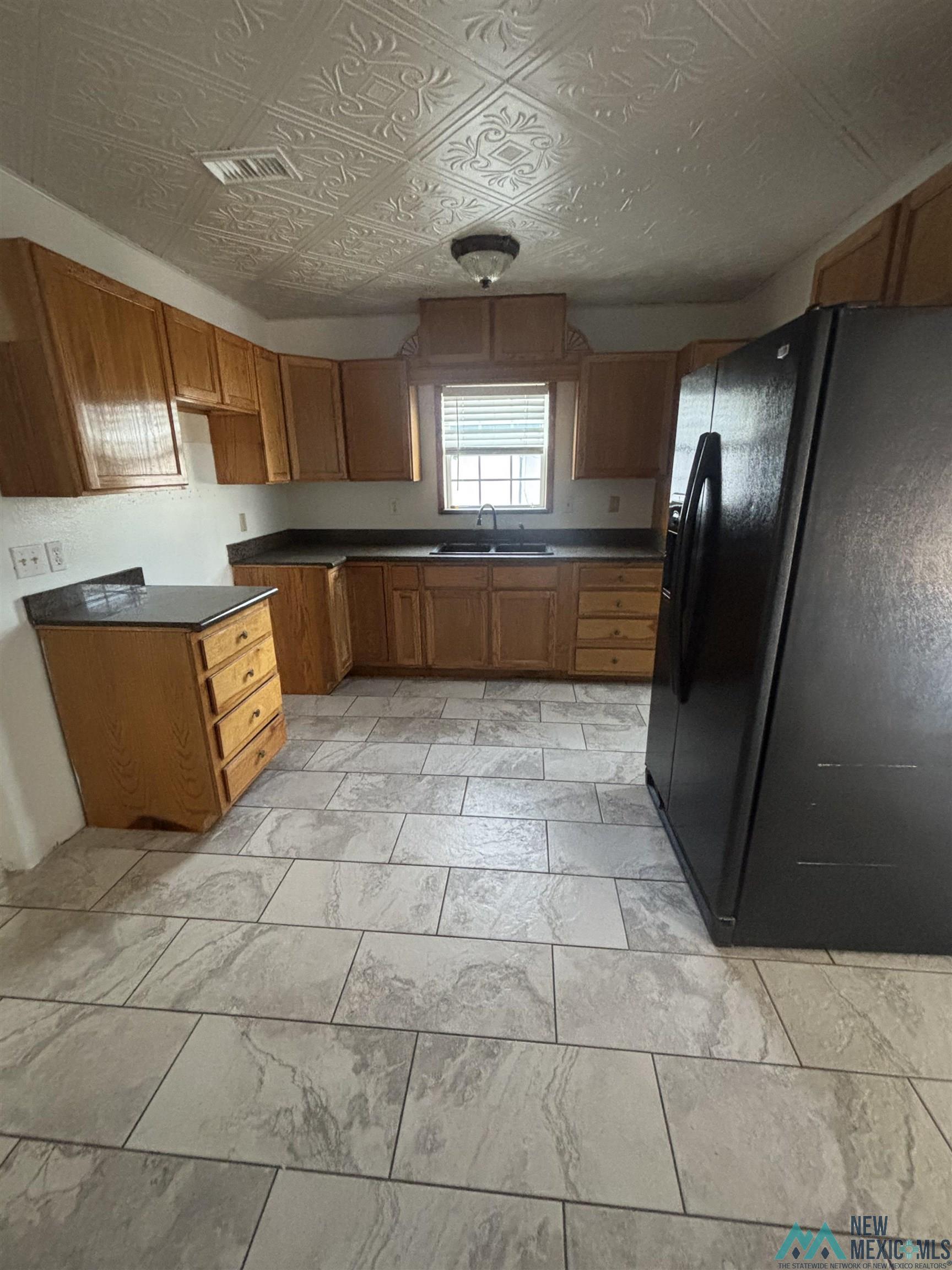 414 S Mesa Street, Carlsbad, Texas image 5