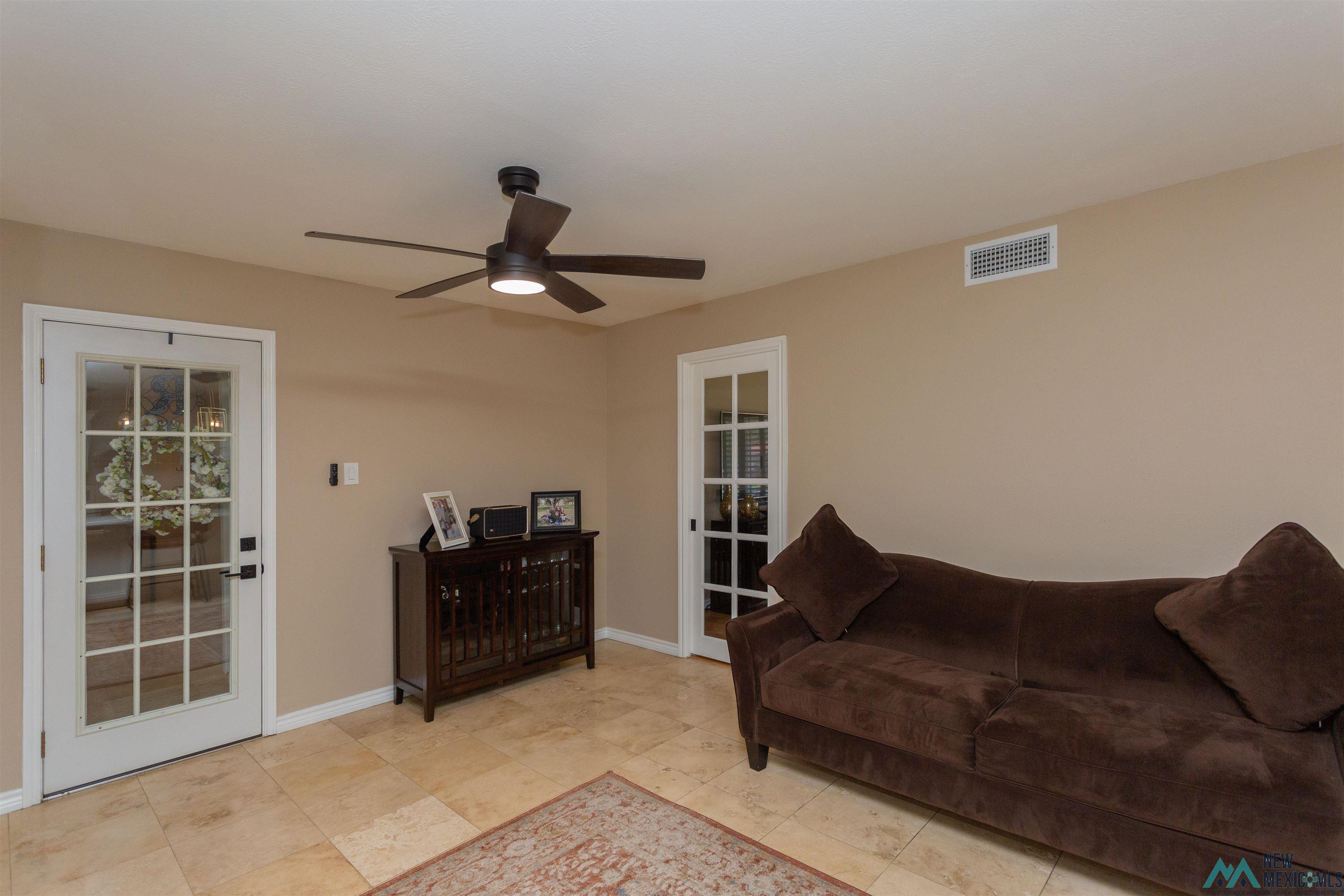 200 Calle Del Sol Rd, Roswell, Texas image 11