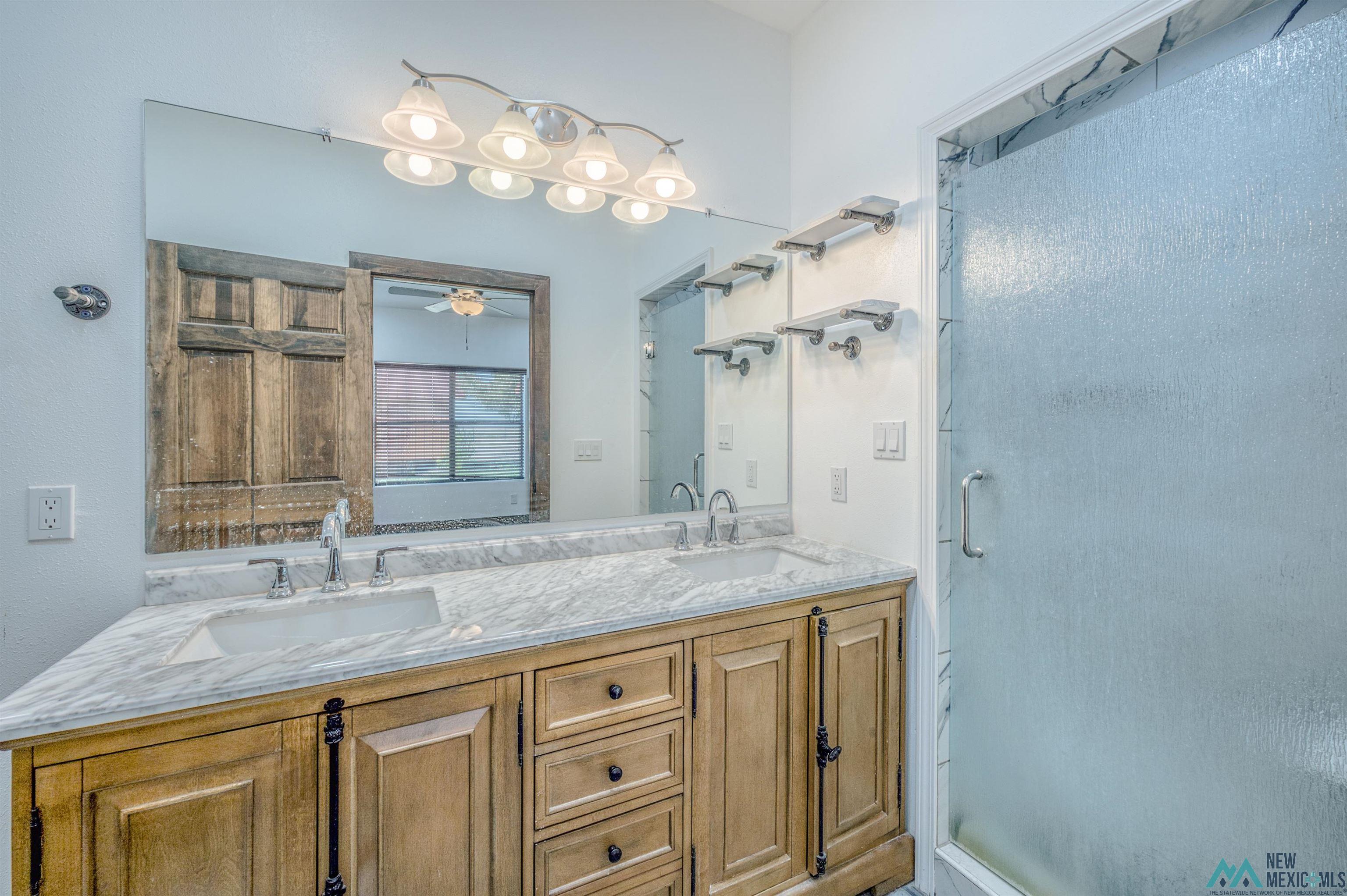 Roswell, New Mexico 88201, United States, 5 Bedrooms Bedrooms, ,5 BathroomsBathrooms,Residential,Active,225479