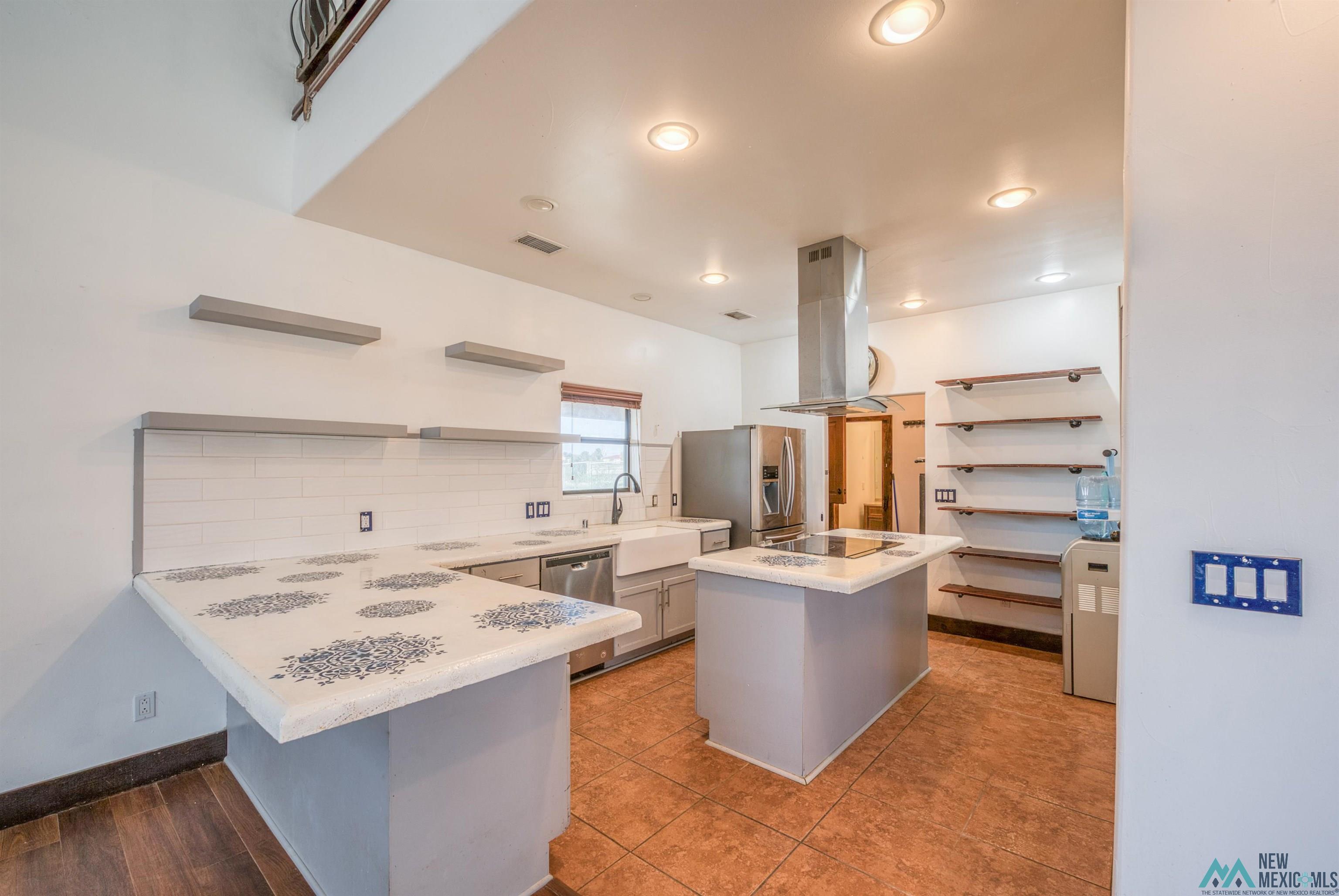 Roswell, New Mexico 88201, United States, 5 Bedrooms Bedrooms, ,5 BathroomsBathrooms,Residential,Active,225479