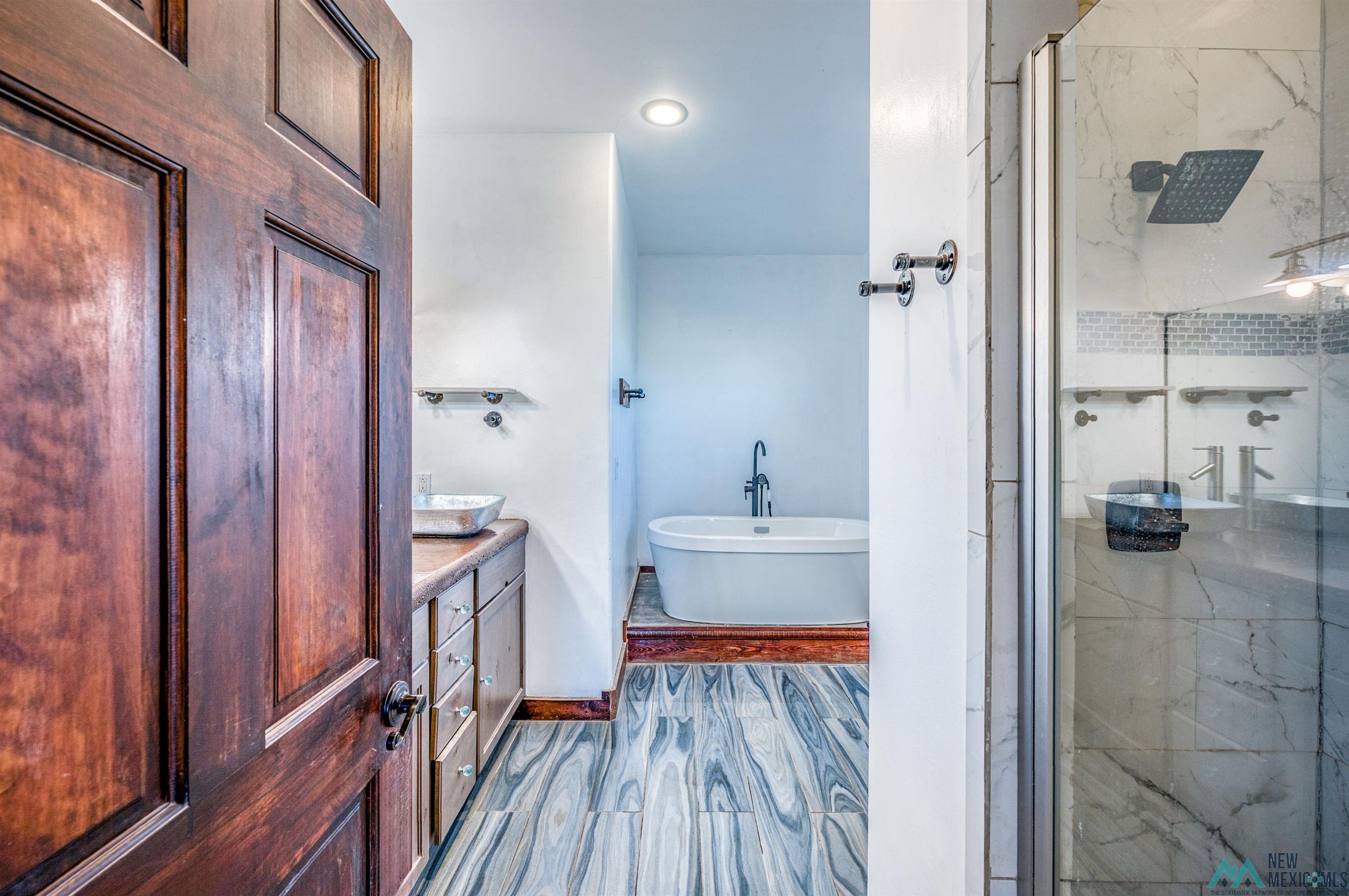 Roswell, New Mexico 88201, United States, 5 Bedrooms Bedrooms, ,5 BathroomsBathrooms,Residential,Active,225479