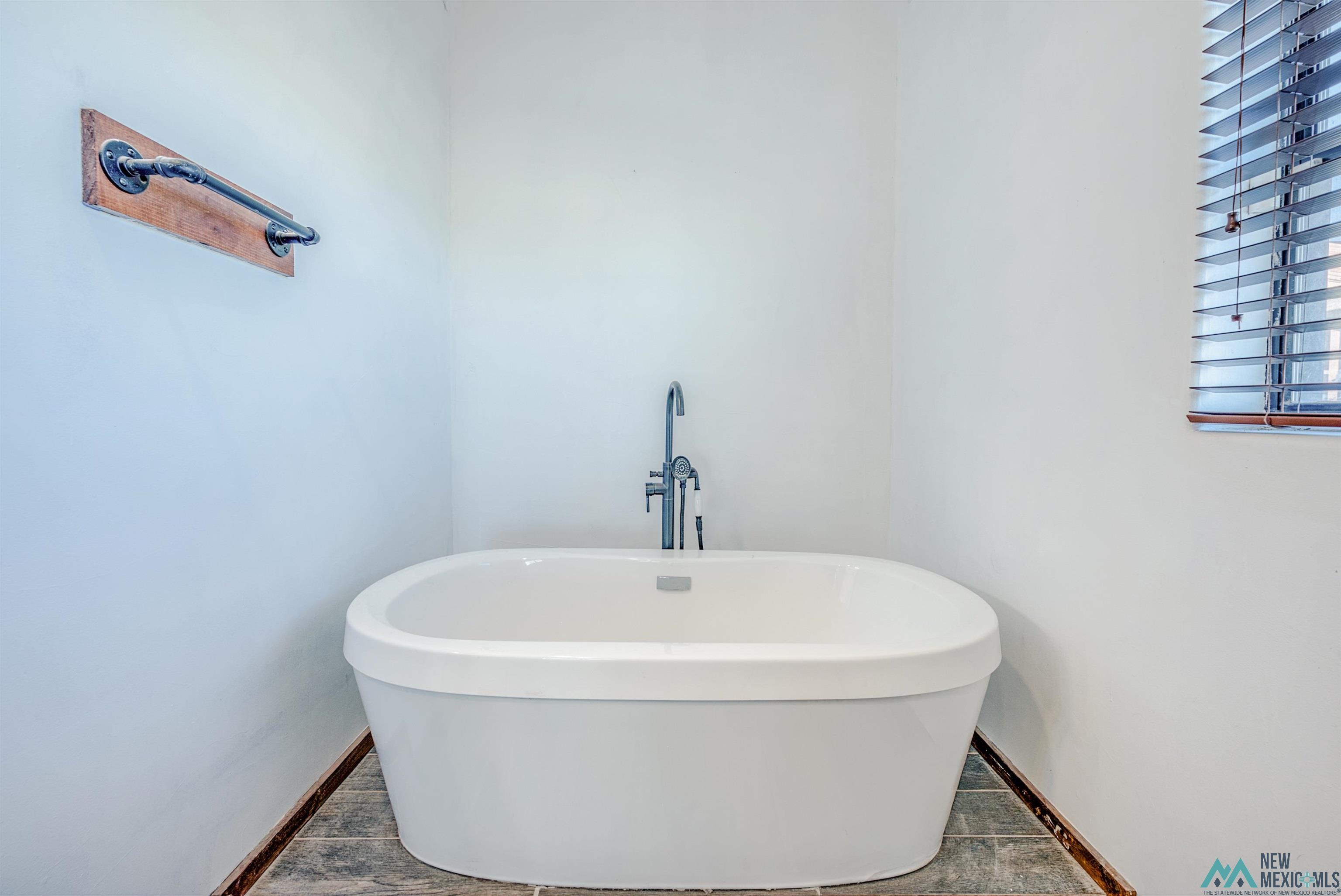 Roswell, New Mexico 88201, United States, 5 Bedrooms Bedrooms, ,5 BathroomsBathrooms,Residential,Active,225479