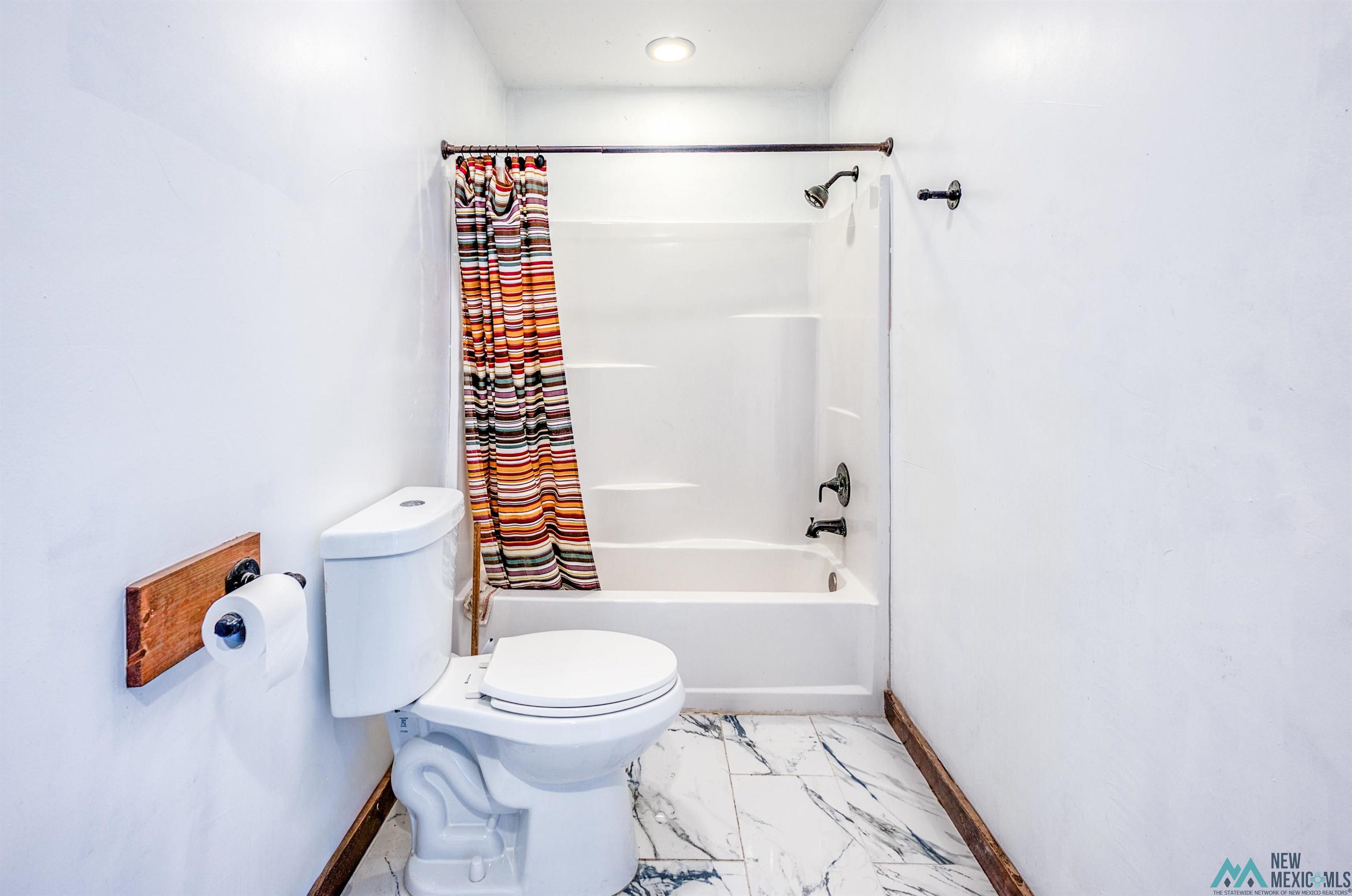 Roswell, New Mexico 88201, United States, 5 Bedrooms Bedrooms, ,5 BathroomsBathrooms,Residential,Active,225479