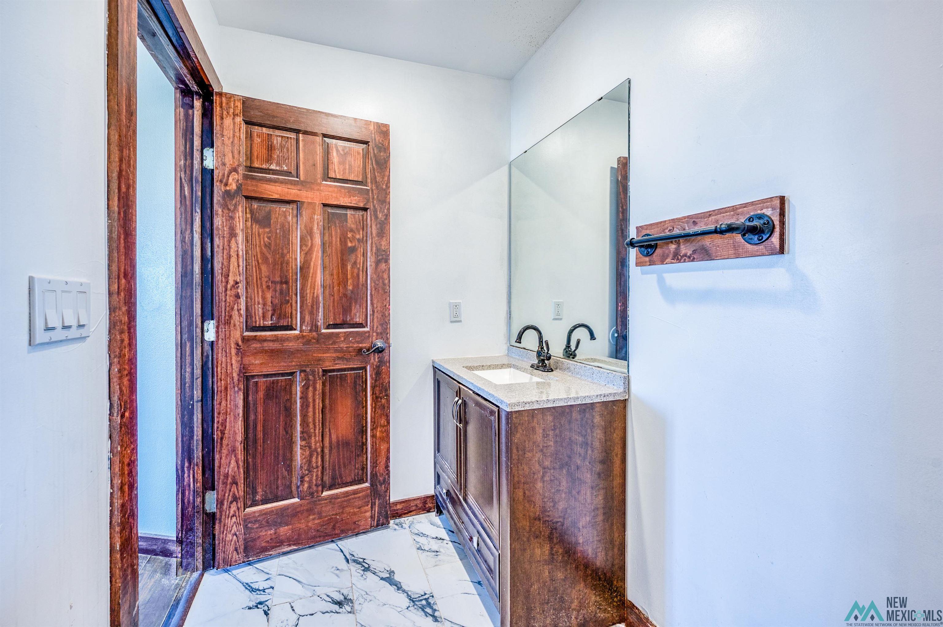 Roswell, New Mexico 88201, United States, 5 Bedrooms Bedrooms, ,5 BathroomsBathrooms,Residential,Active,225479