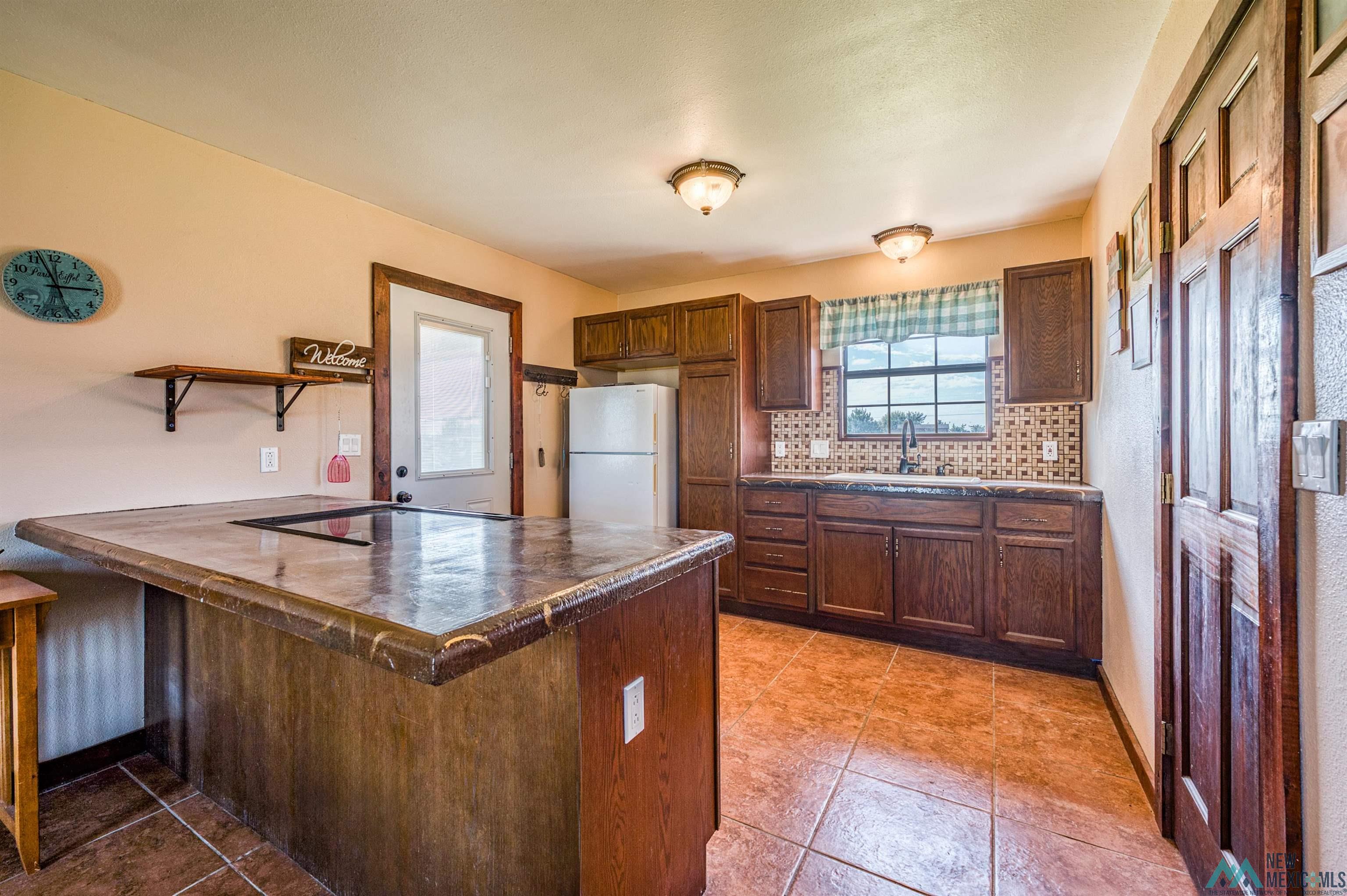 Roswell, New Mexico 88201, United States, 5 Bedrooms Bedrooms, ,5 BathroomsBathrooms,Residential,Active,225479