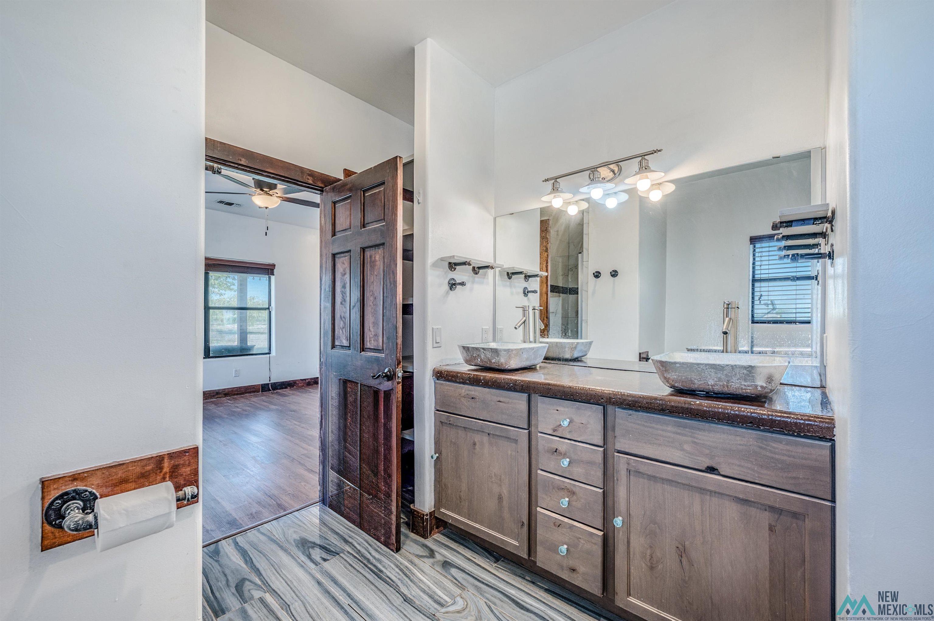 Roswell, New Mexico 88201, United States, 5 Bedrooms Bedrooms, ,5 BathroomsBathrooms,Residential,Active,225479