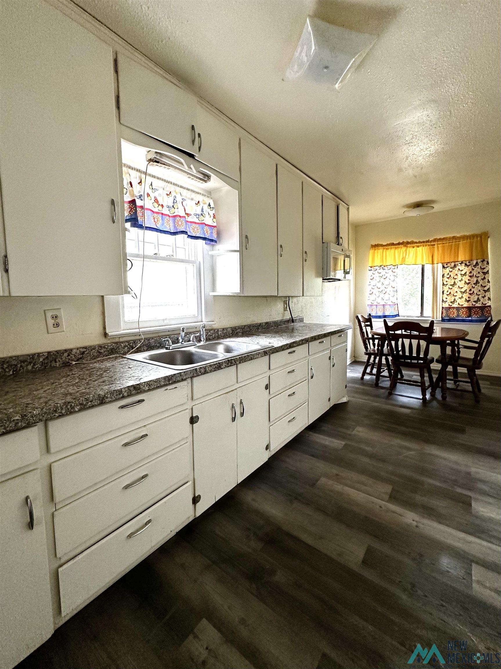 1007 W 3rd Street, Roswell, Texas image 19