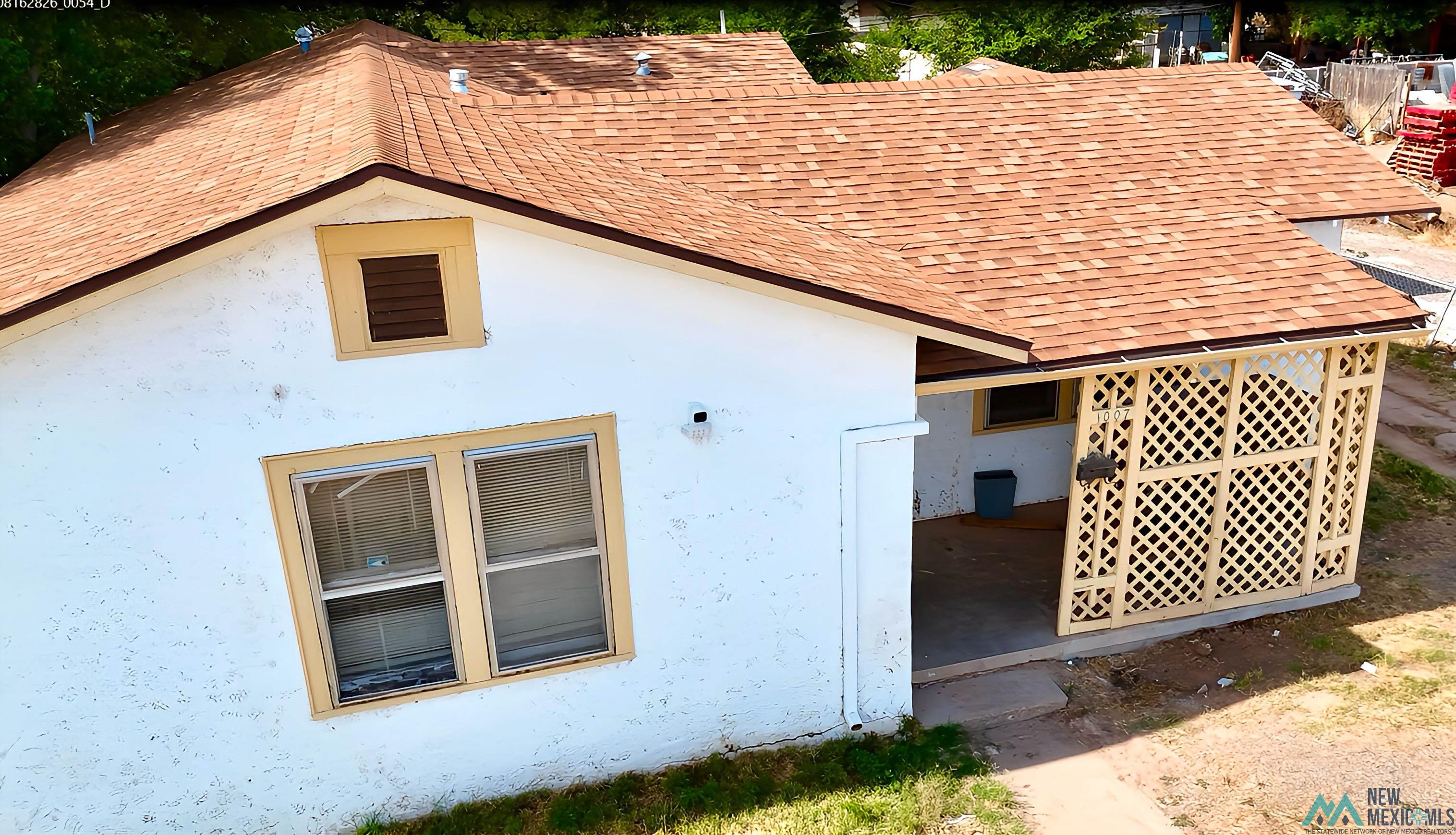 1007 W 3rd Street, Roswell, Texas image 2
