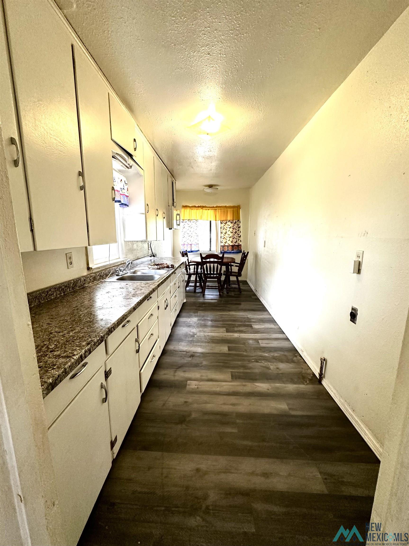 1007 W 3rd Street, Roswell, Texas image 16