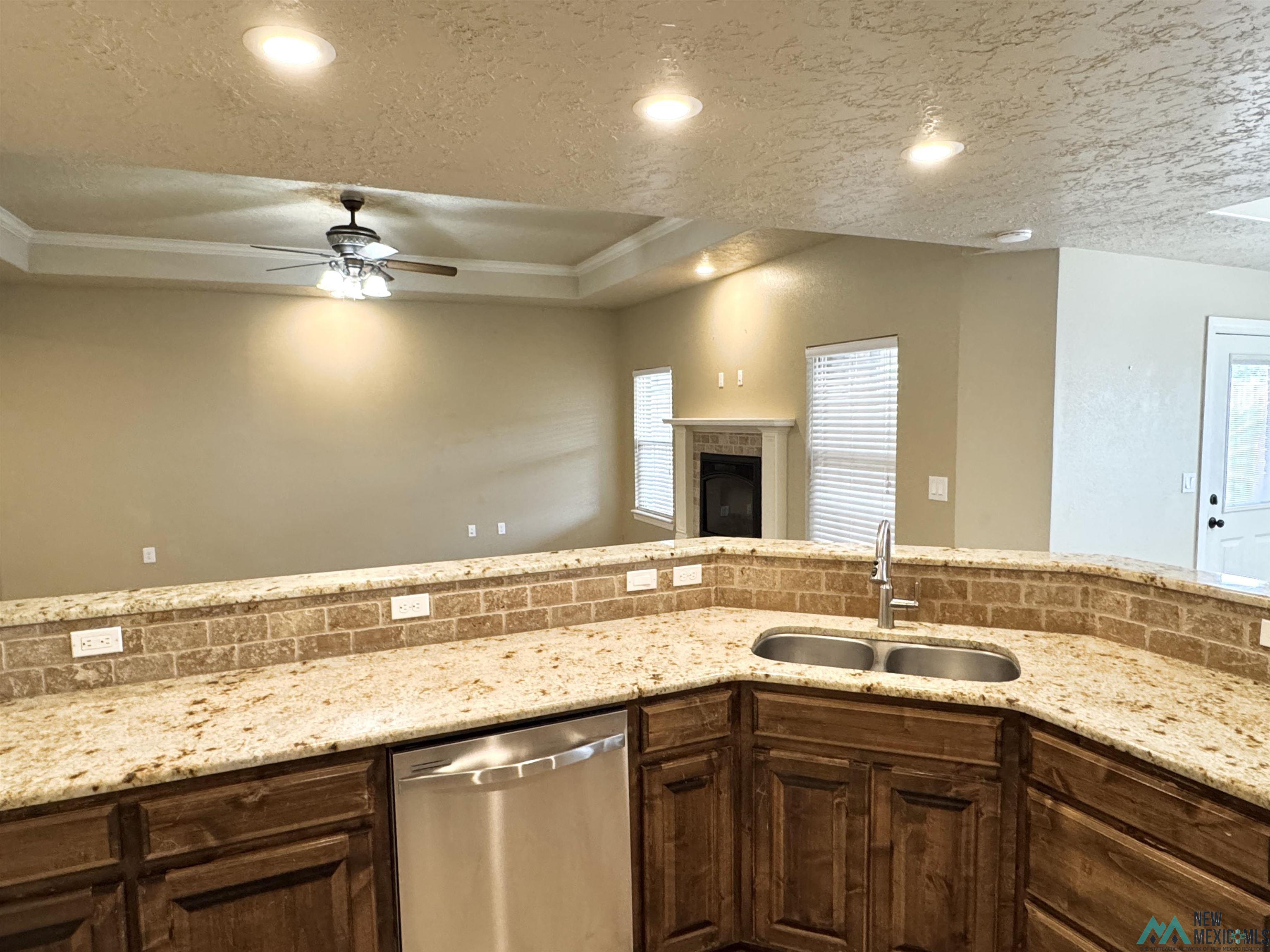 2112 Howard Cowper Drive, Clovis, Texas image 9