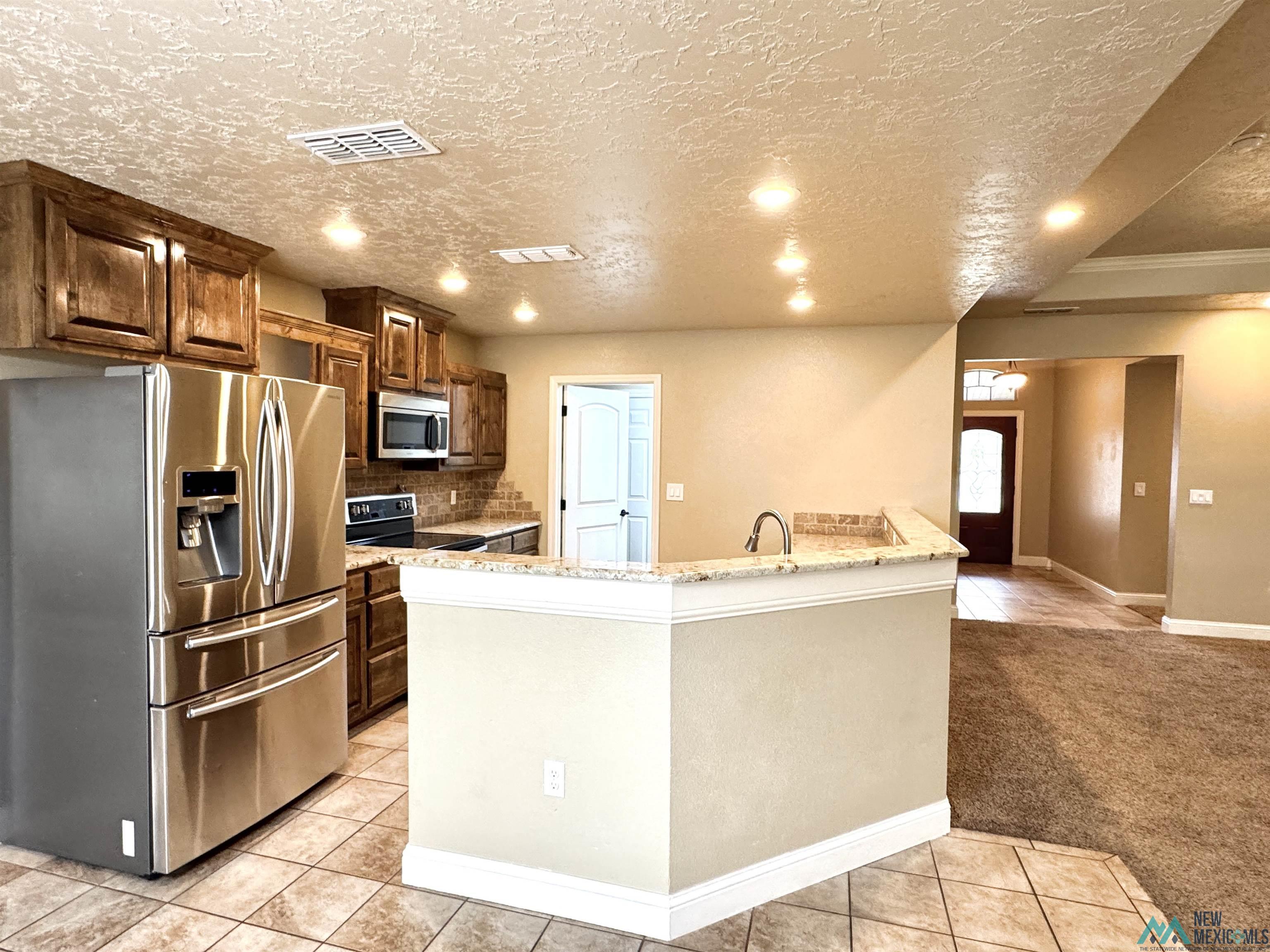2112 Howard Cowper Drive, Clovis, Texas image 8