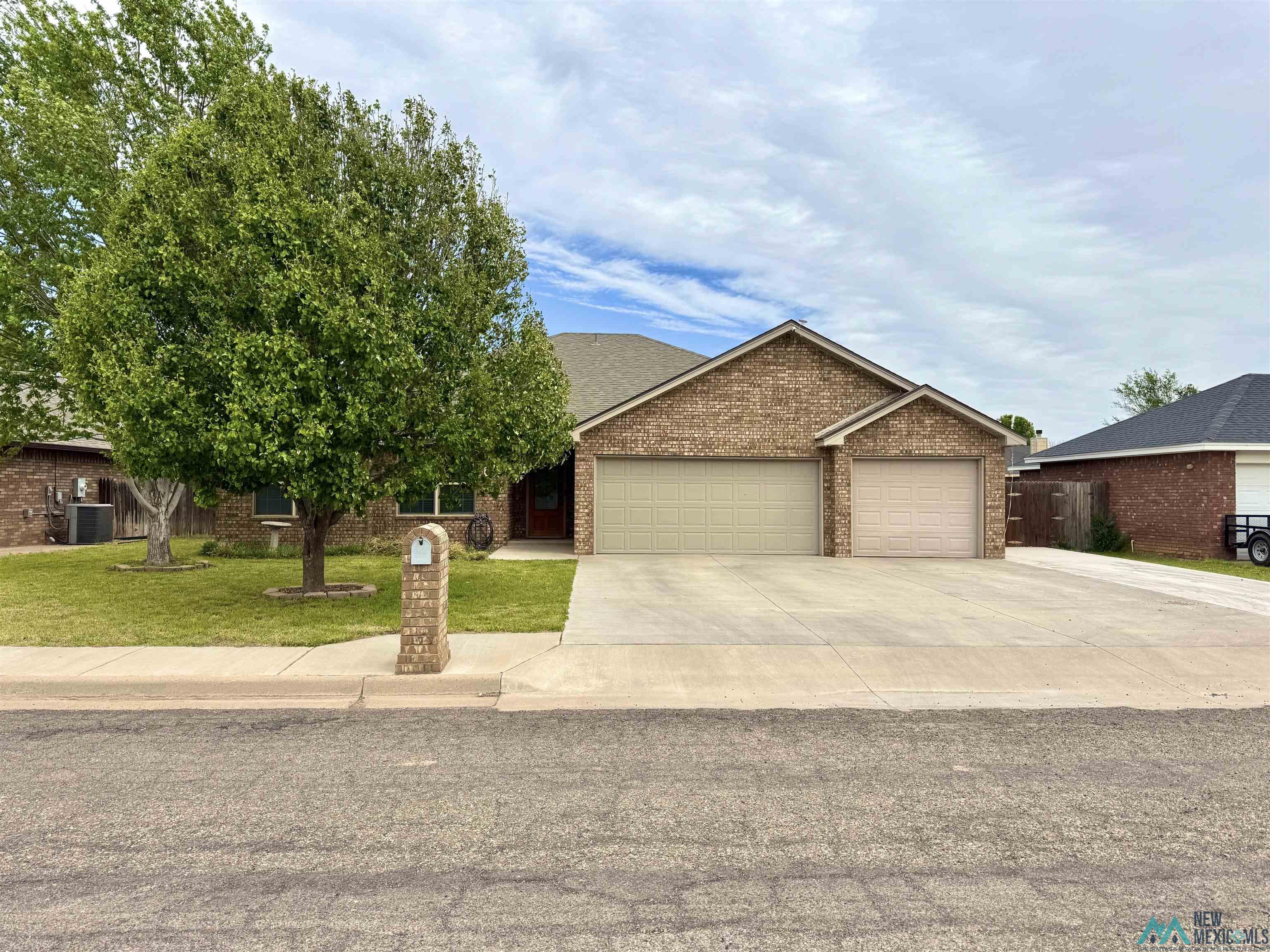 2112 Howard Cowper Drive, Clovis, Texas image 1