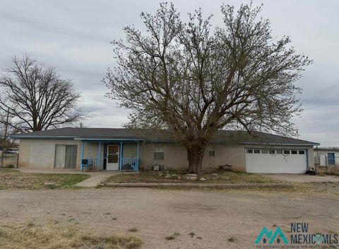Homes For Sale - 302 E Charleston Road<br/> Chaves County, Roswell, NM 88203