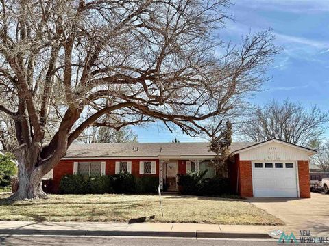 Homes For Sale - 1729 E Highland Drive<br/> Hobbs, NM 88240